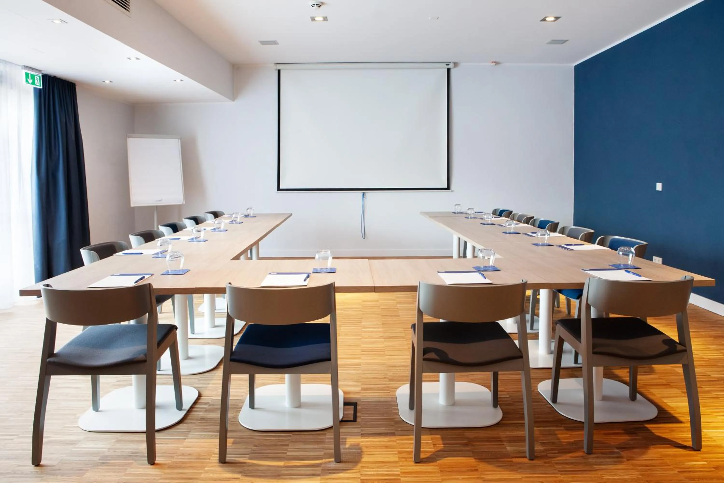 Meeting/conference room in Holiday Inn Express Neunkirchen by IHG