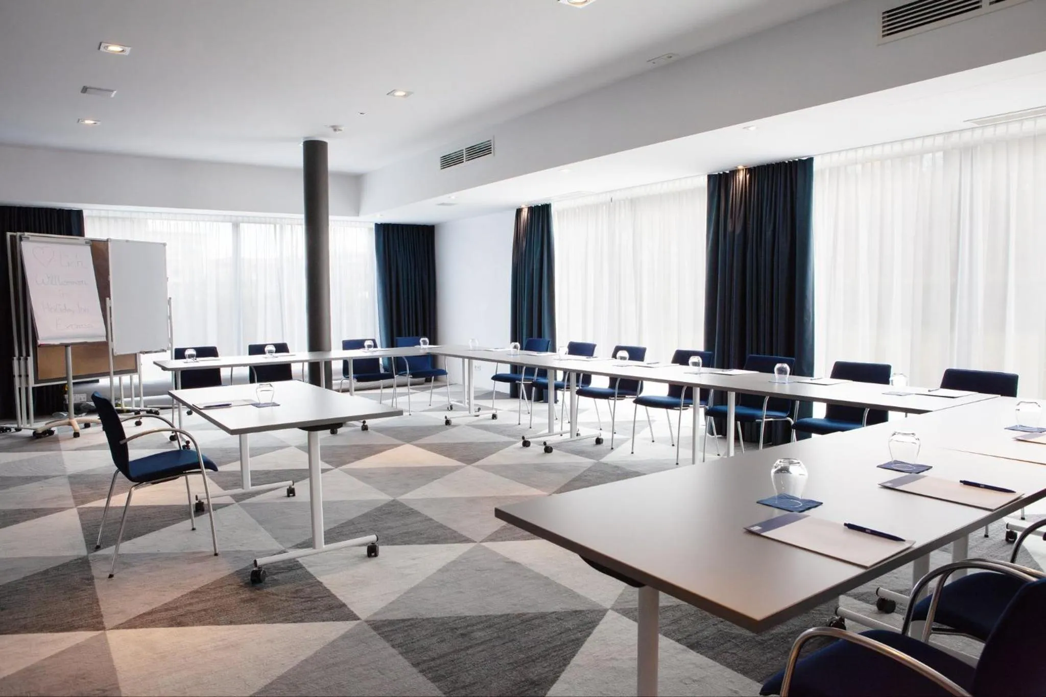 Meeting/conference room in Holiday Inn Express Neunkirchen by IHG