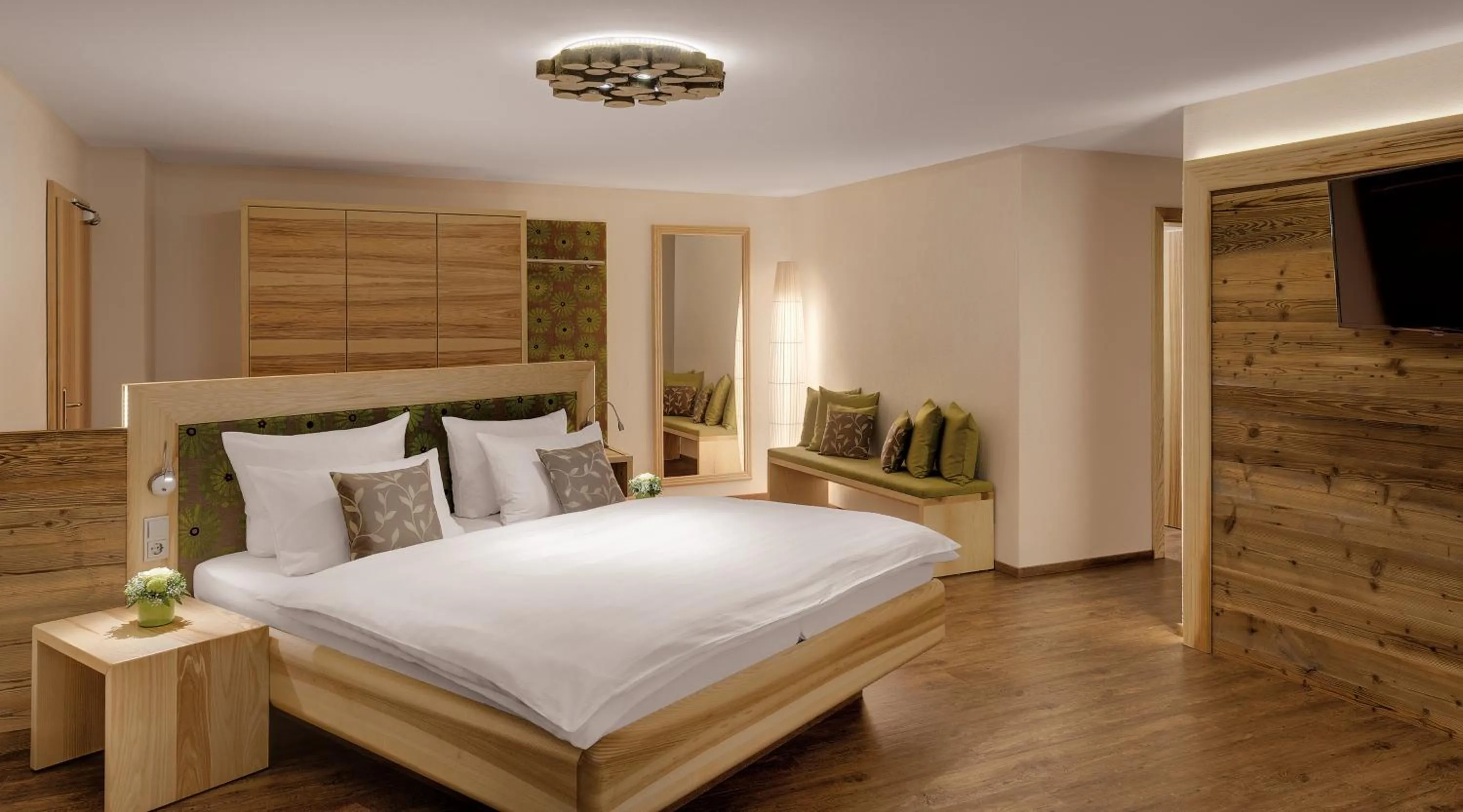 Suite with Balcony in Hotel der Bäume