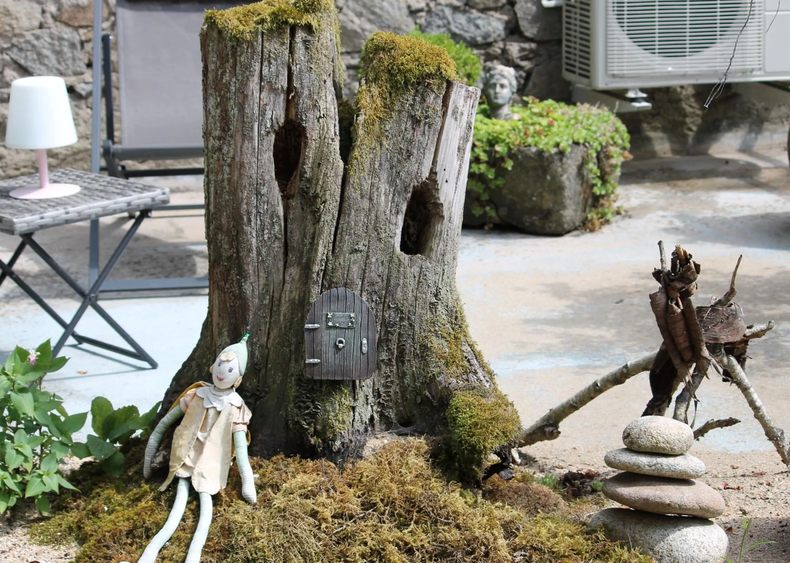 Garden in Chambre Bounty, B&B, cuisine privée, lit queen size, terrasse, parking, garage