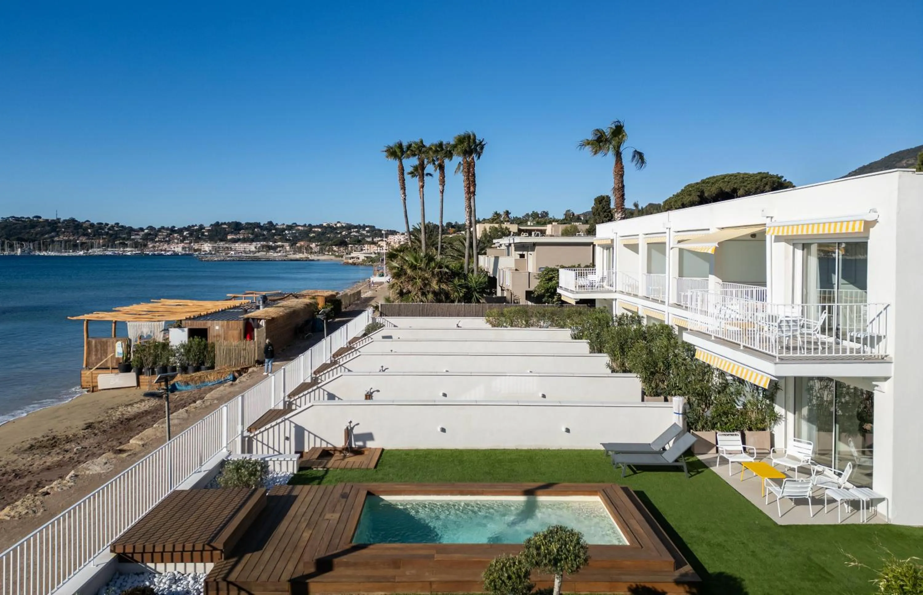 Pool view in Belle Vue Hôtel