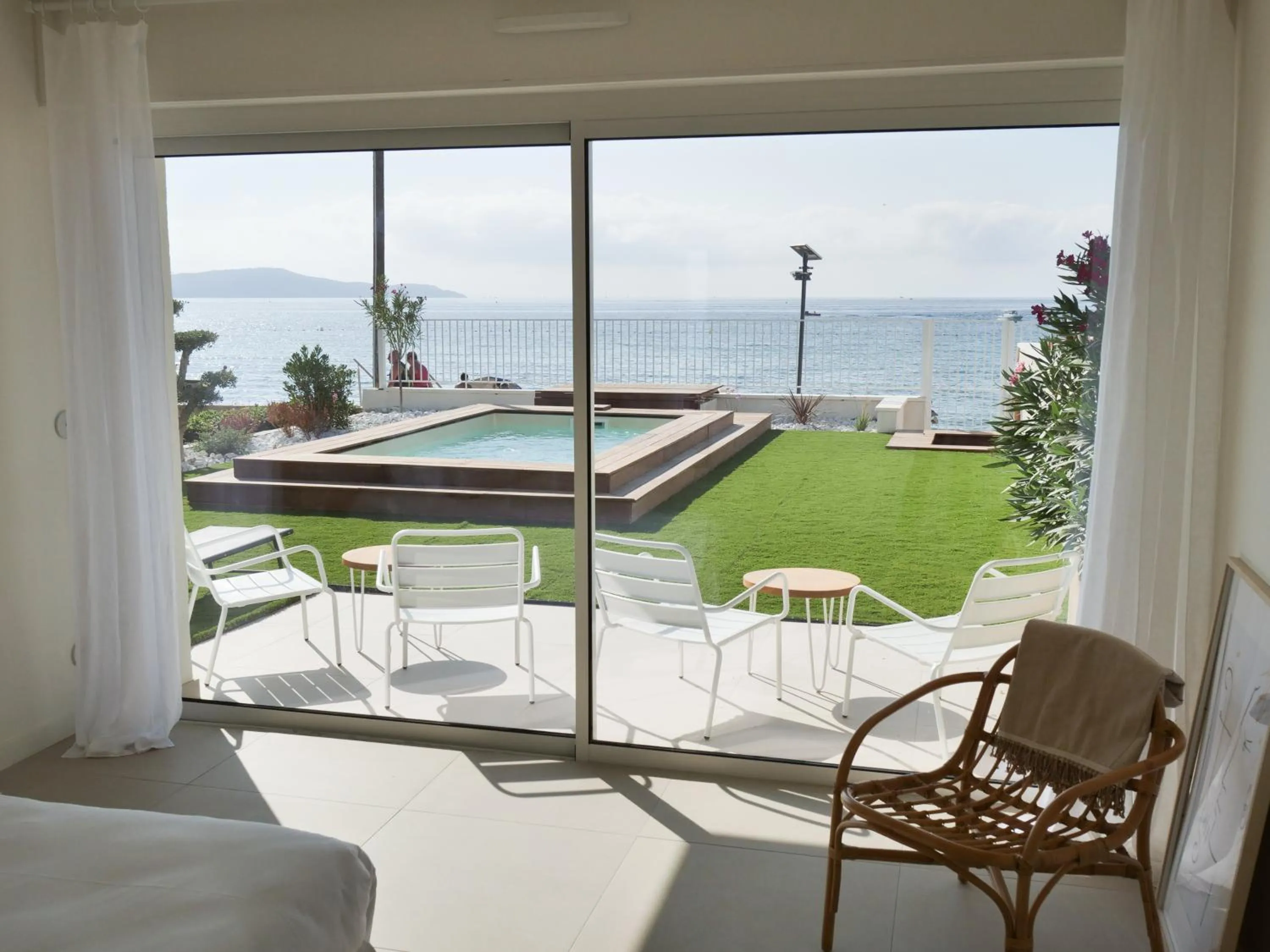 Pool view in Belle Vue Hôtel