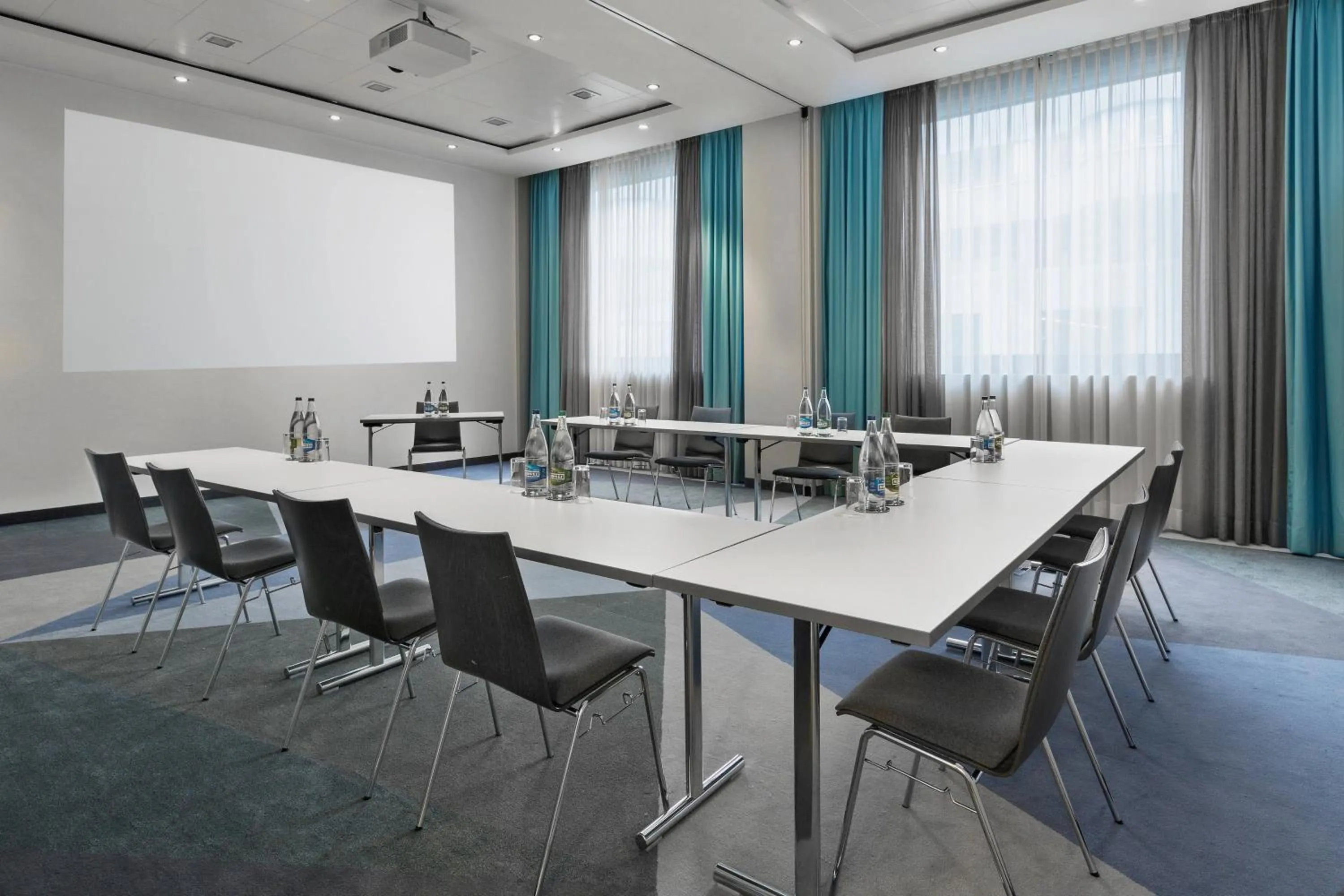 Meeting/conference room in Courtyard by Marriott Zurich North
