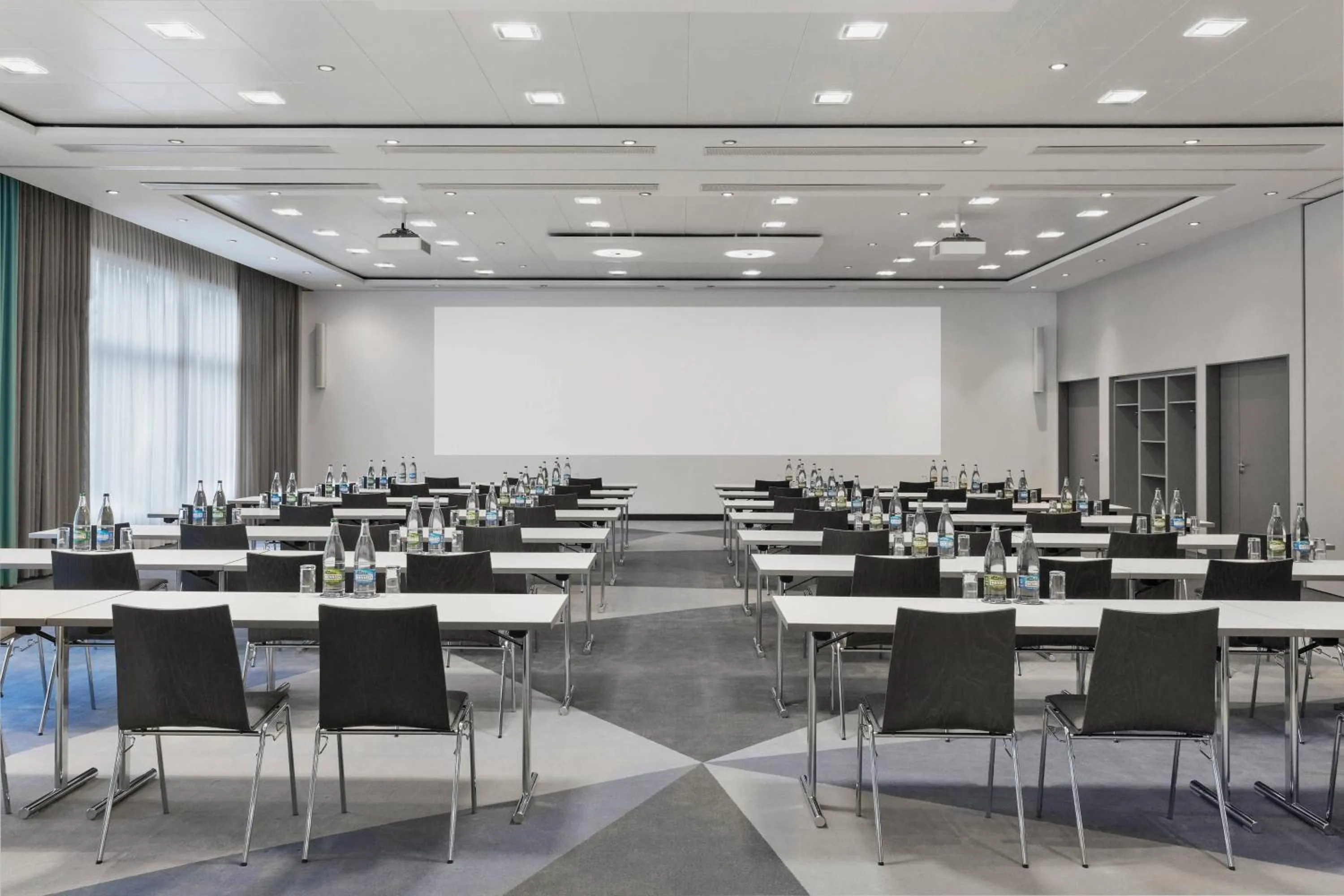Meeting/conference room in Courtyard by Marriott Zurich North