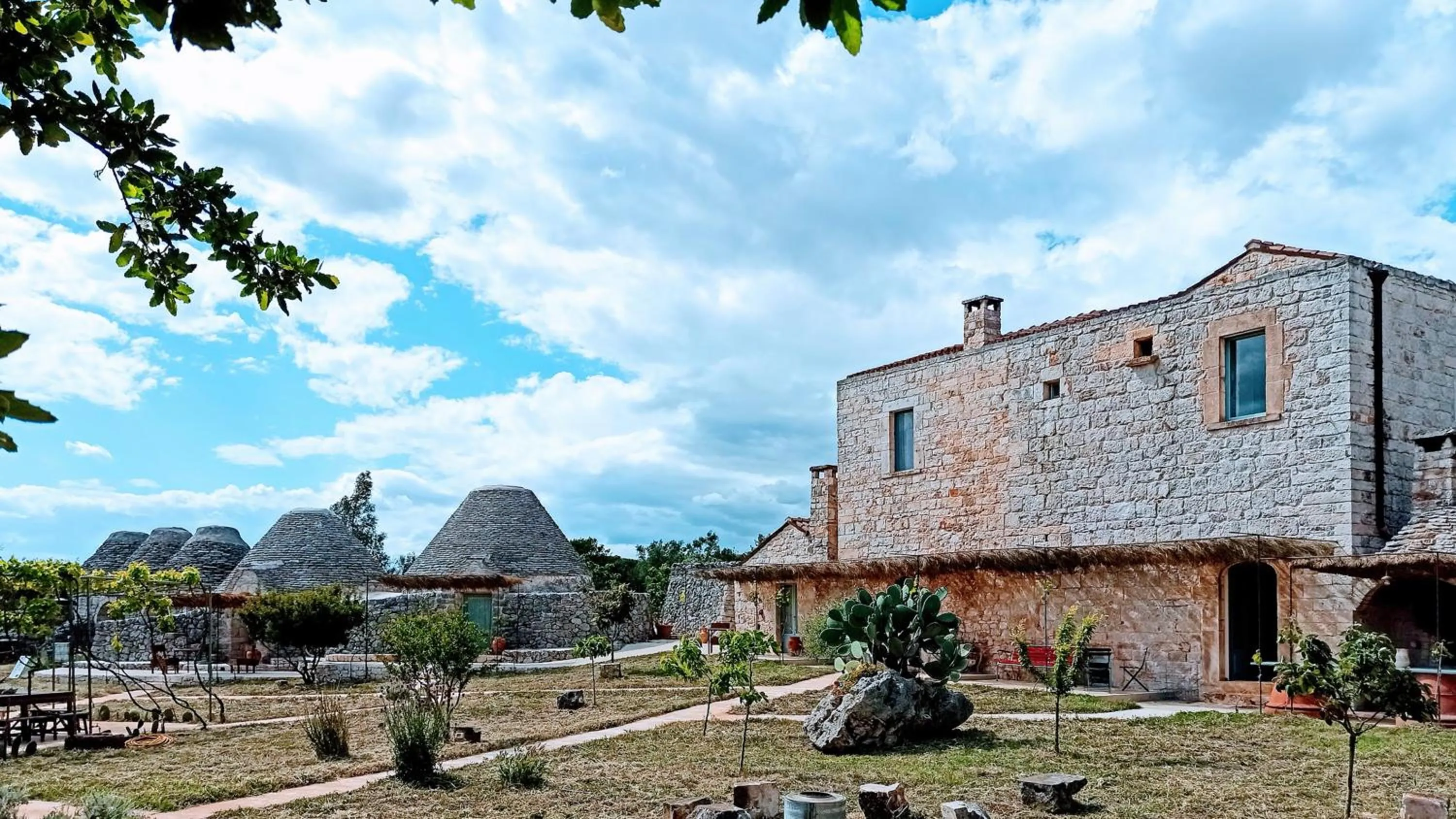 Garden view in Masseria LoJazzo