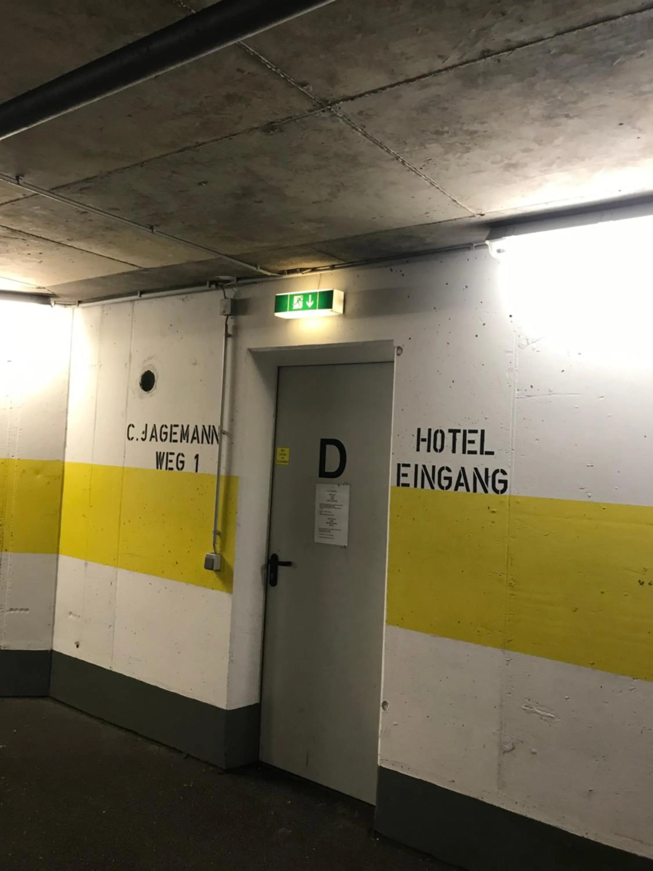 Parking in Ariva Boardinghouse Platanenhof