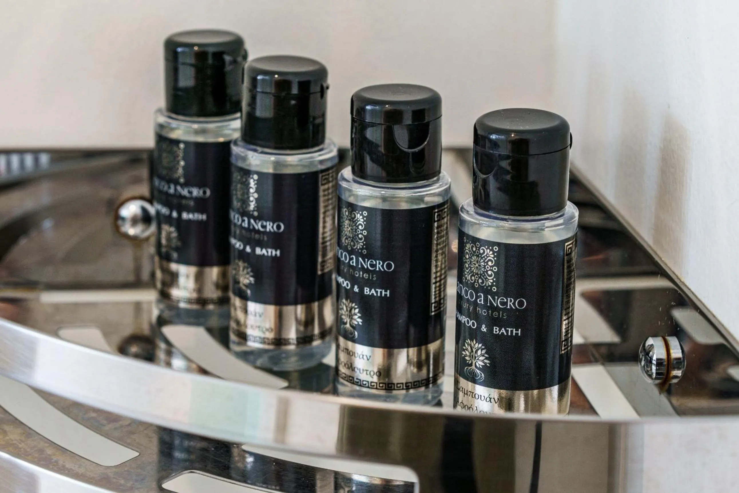 Bathroom in Bianco a Nero Mykonos