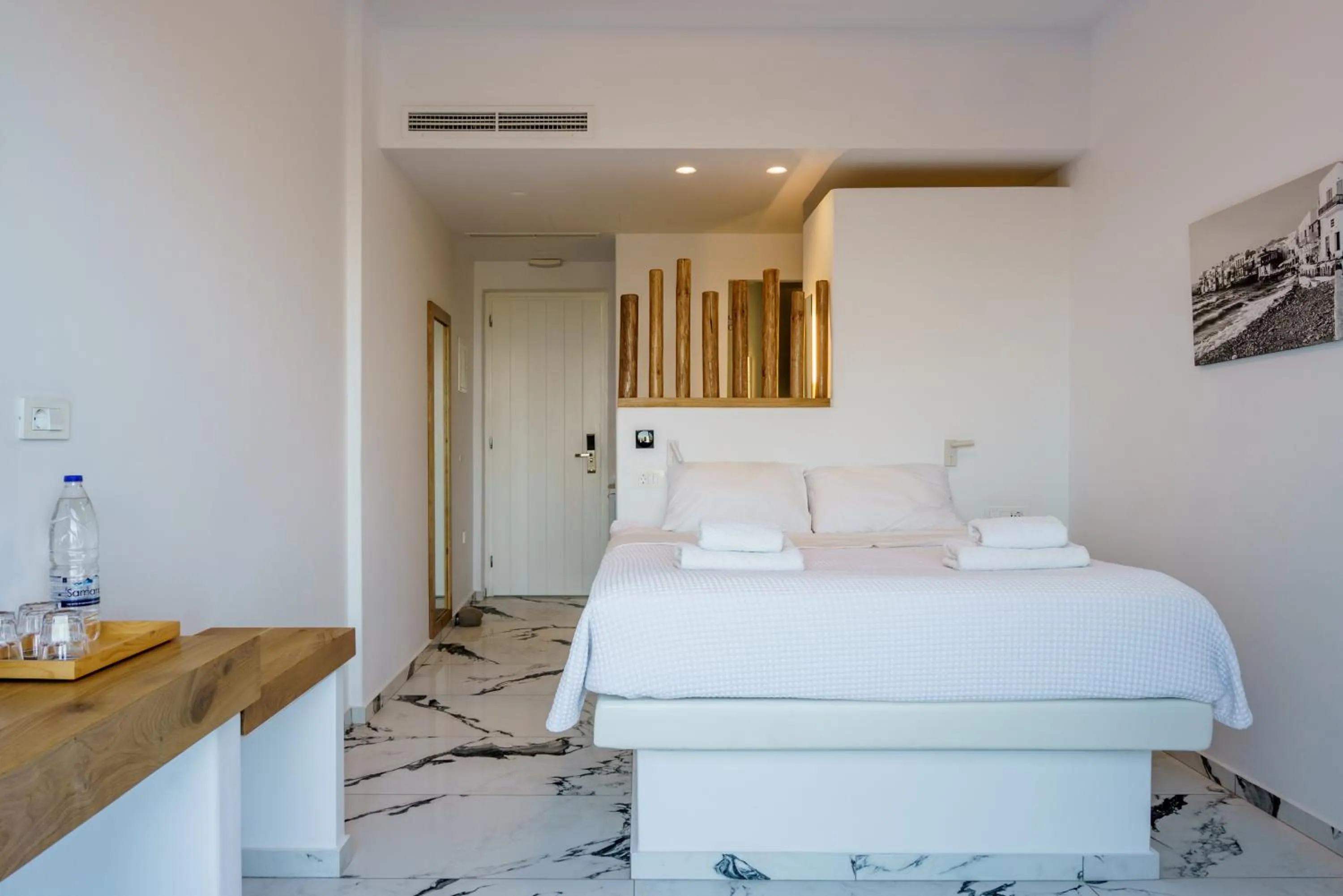 Bedroom, Bed in Bianco a Nero Mykonos