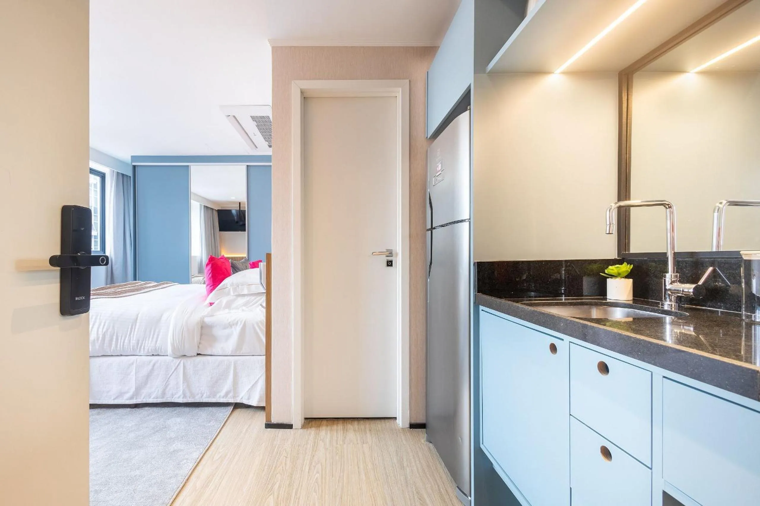 Kitchen or kitchenette, Bed in sp-hobn - housi paulista