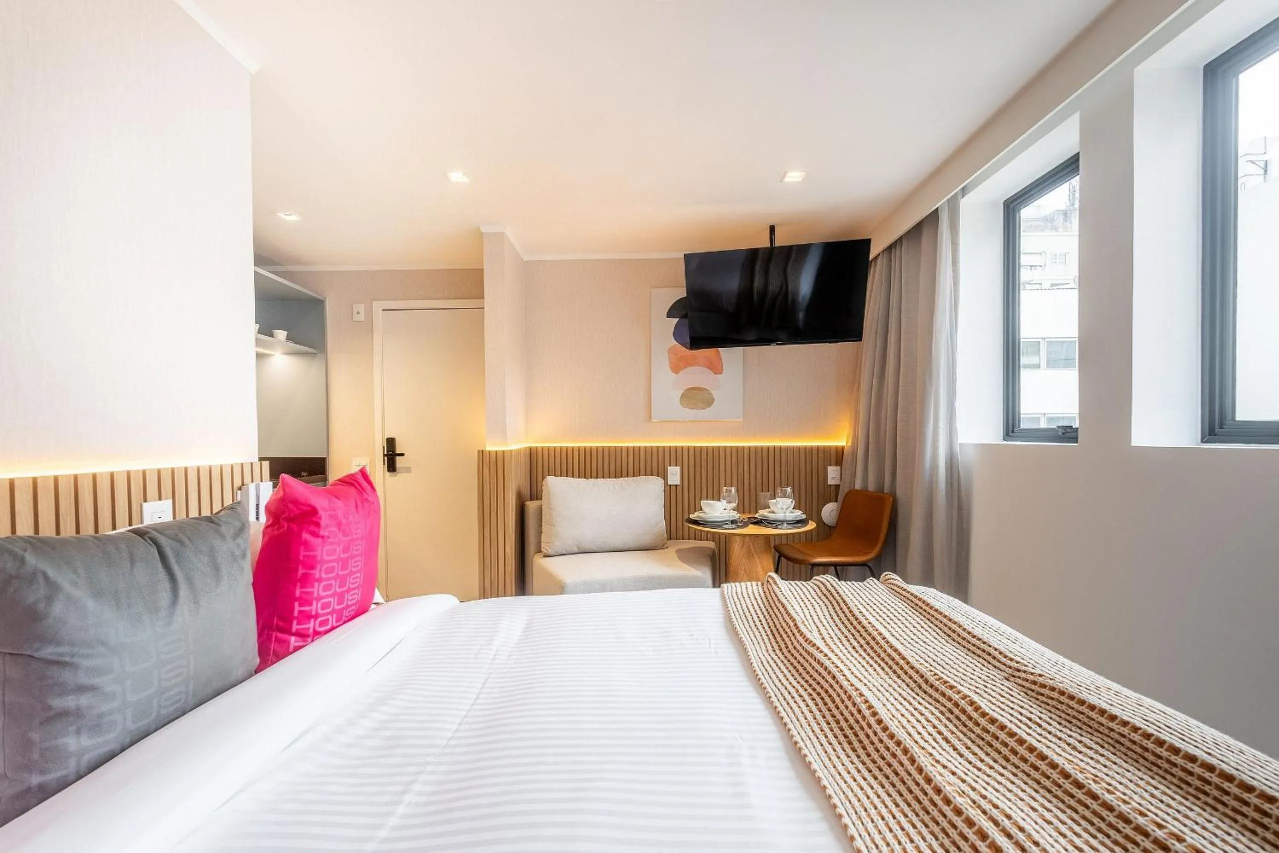 Bedroom, Bed in sp-hobn - housi paulista