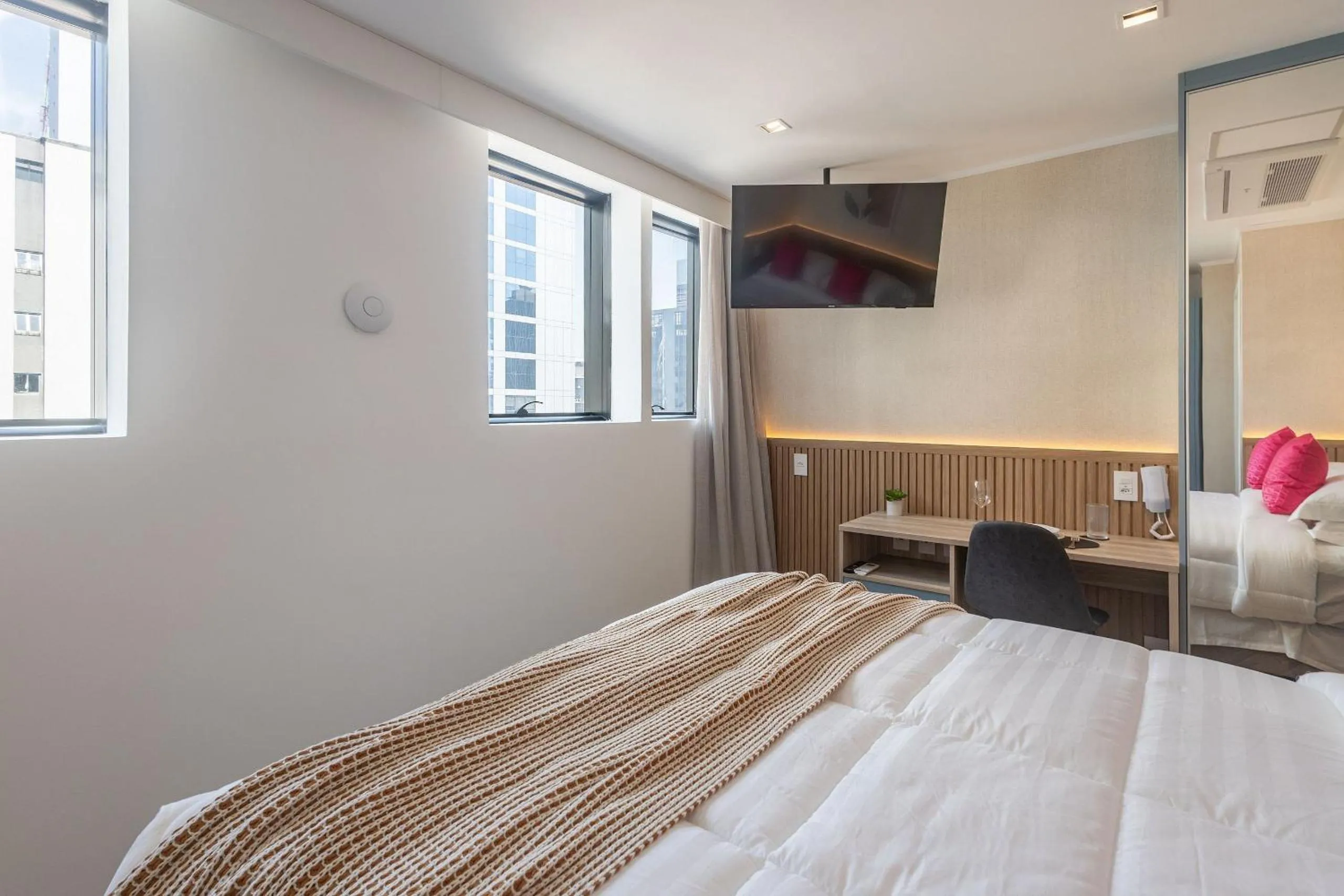 Bed in sp-hobn - housi paulista