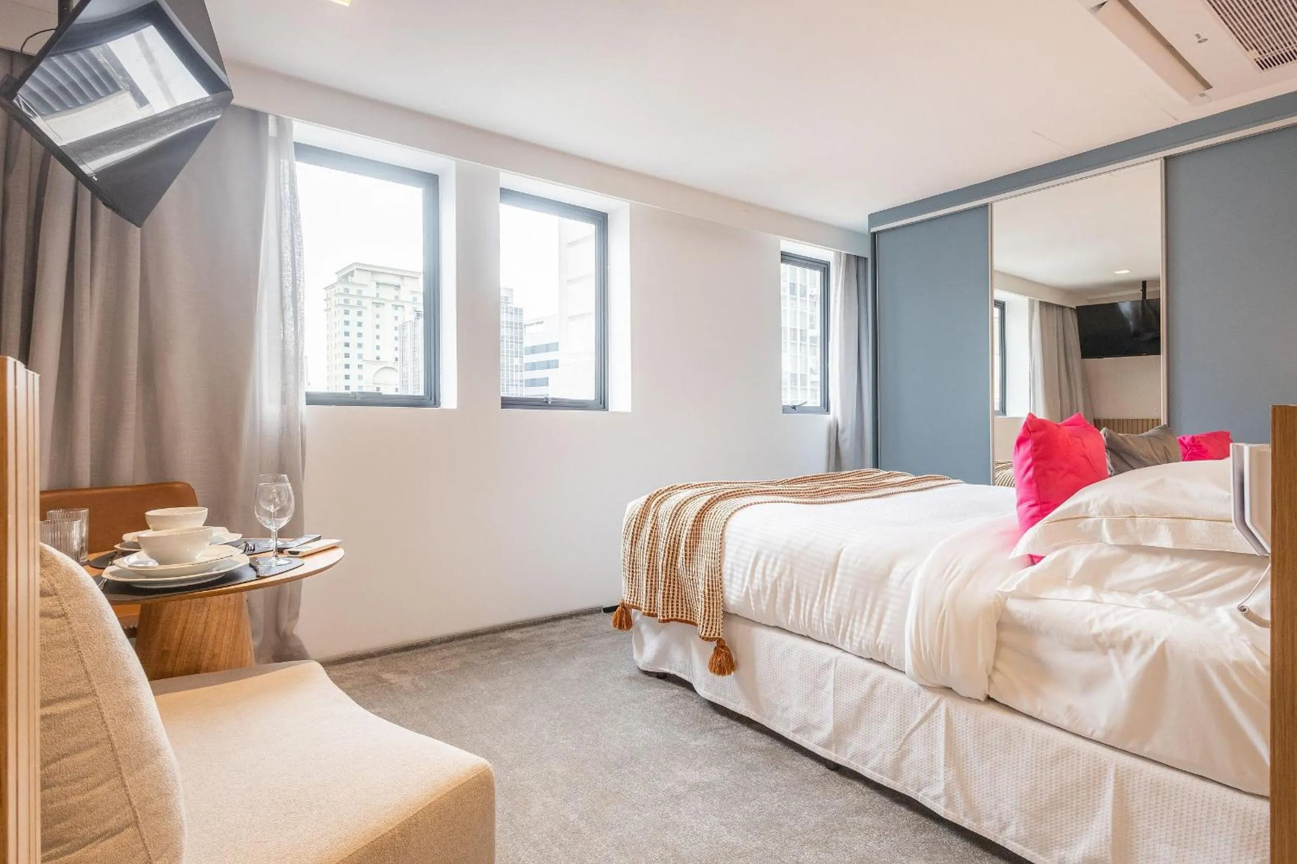 Photo of the whole room, Bed in sp-hobn - housi paulista