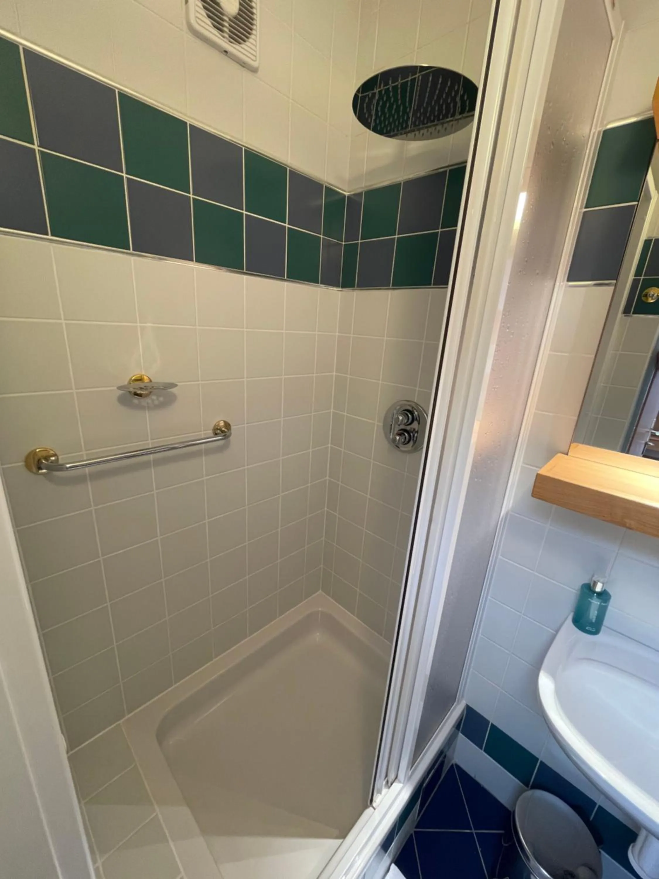 Bathroom in Hotel Laguna & restaurant