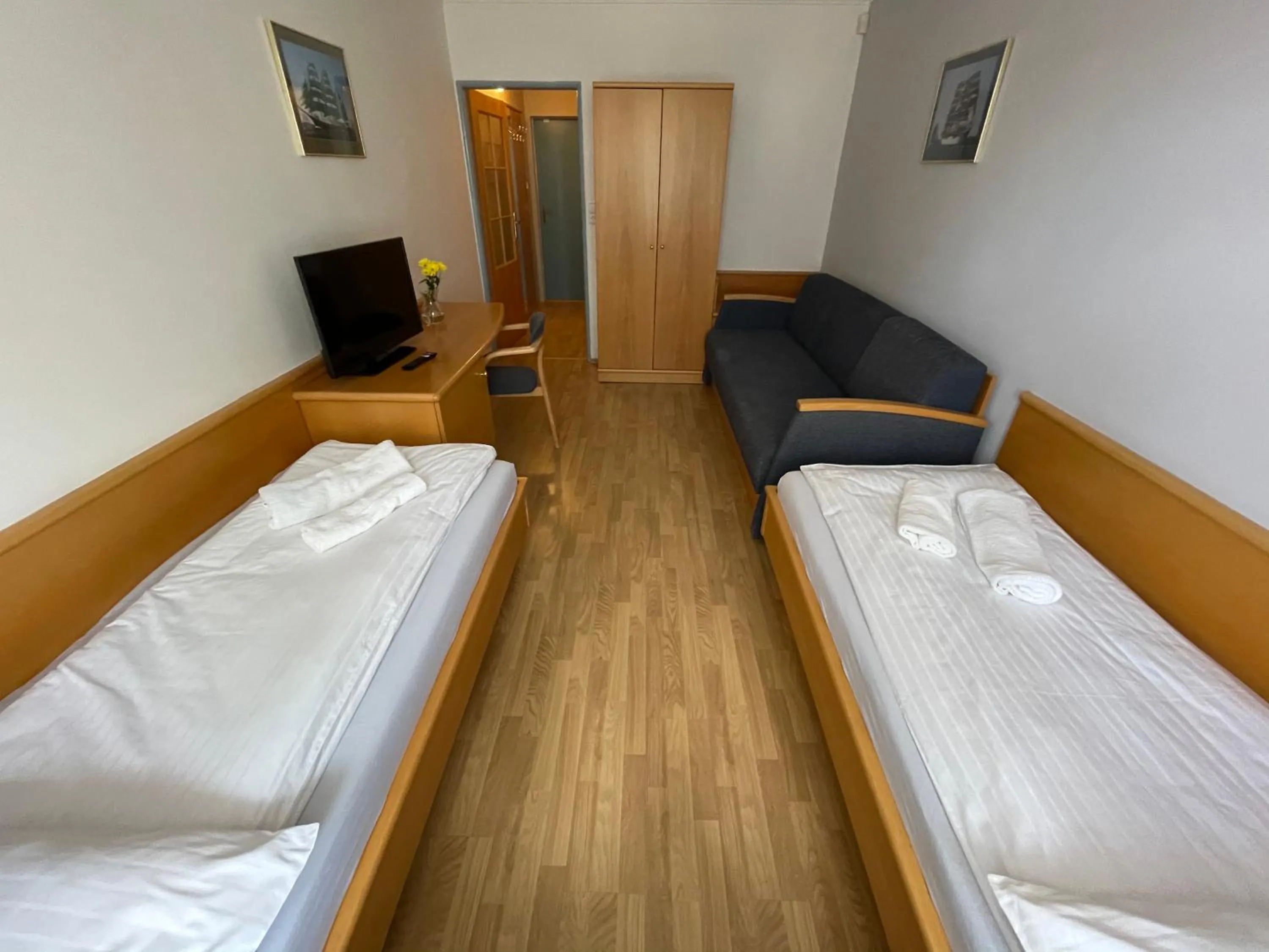 Bed in Hotel Laguna & restaurant