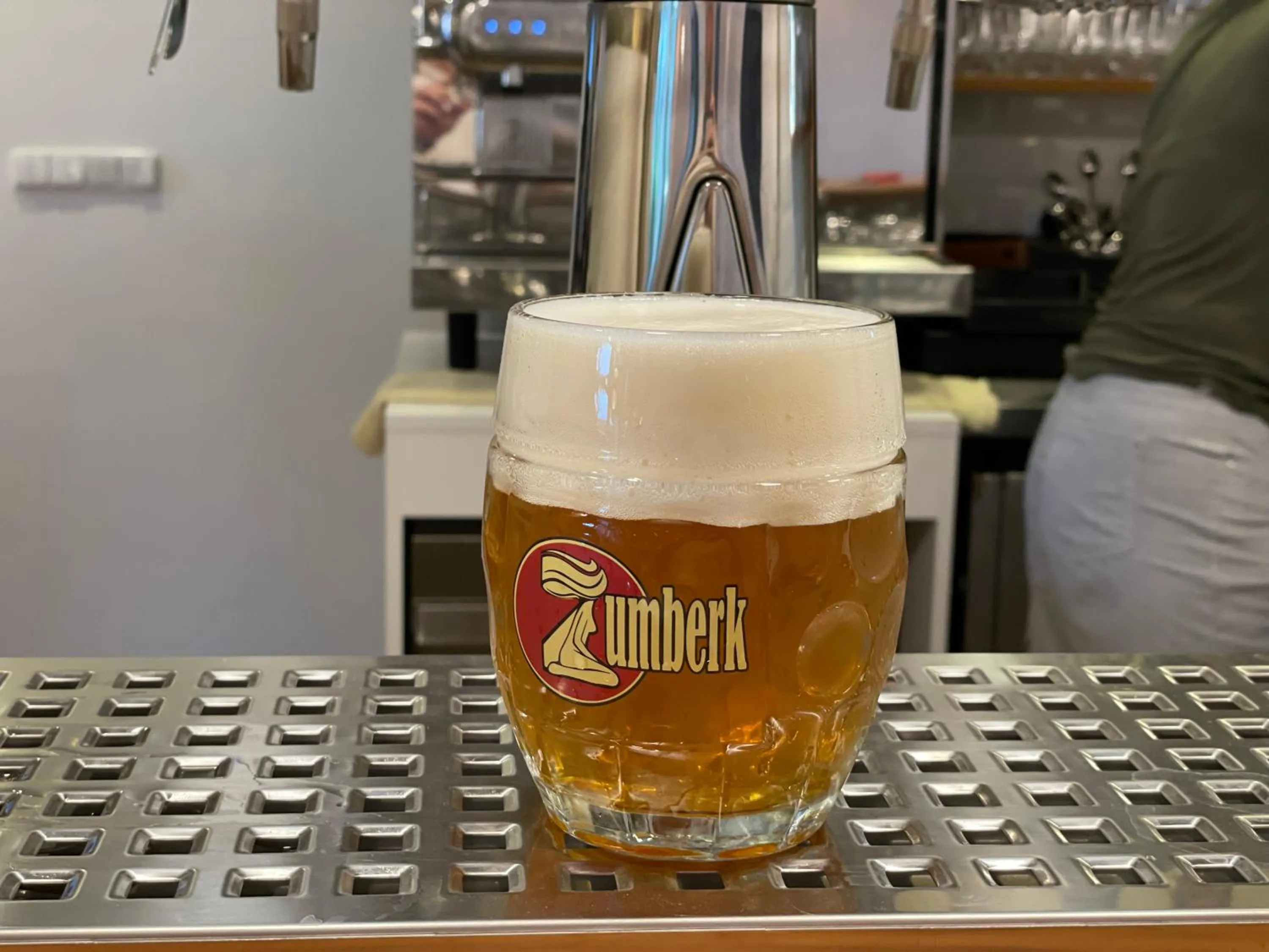 Alcoholic drinks in Hotel Laguna & restaurant