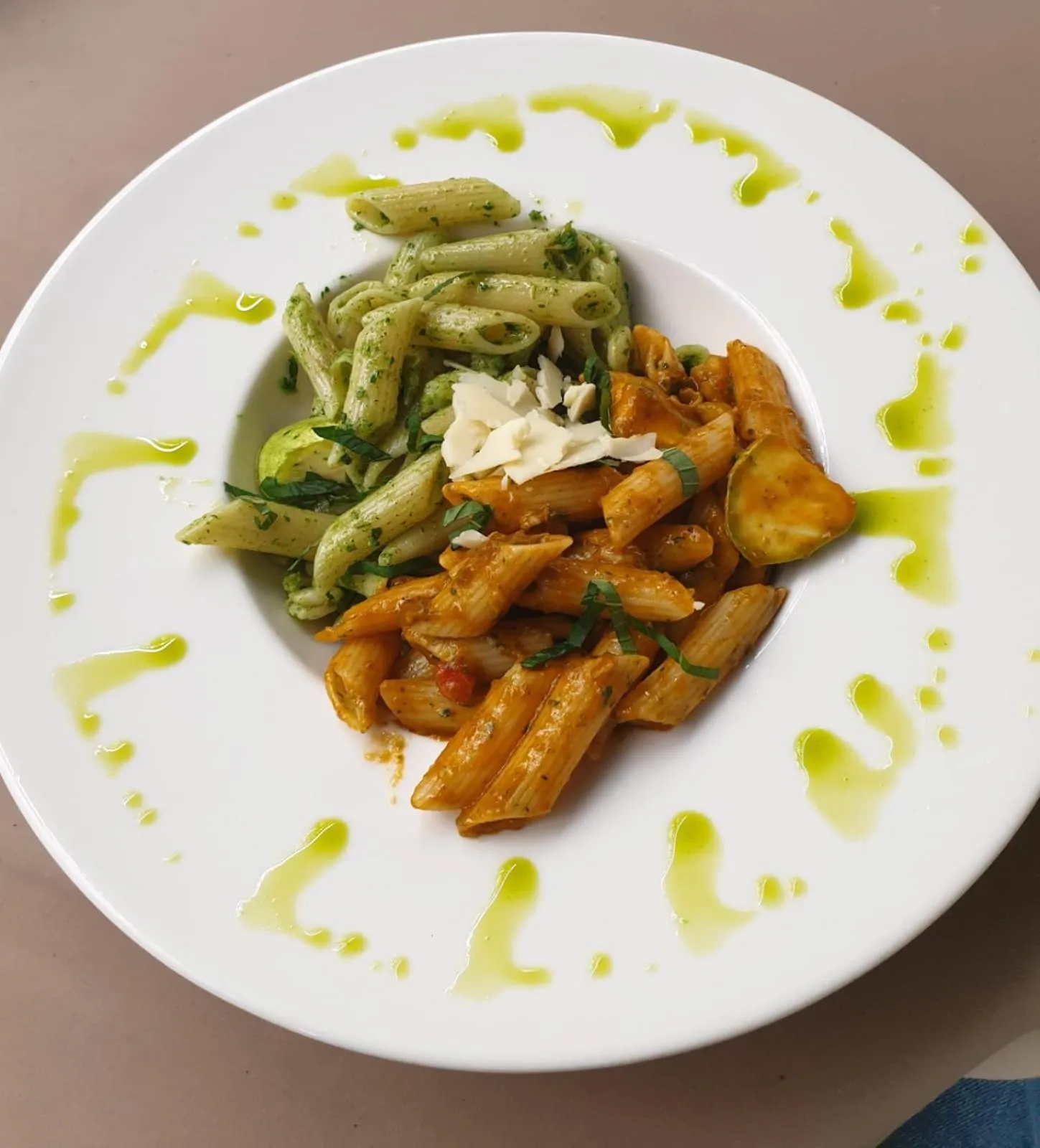 Food in 6 Milje Hotel