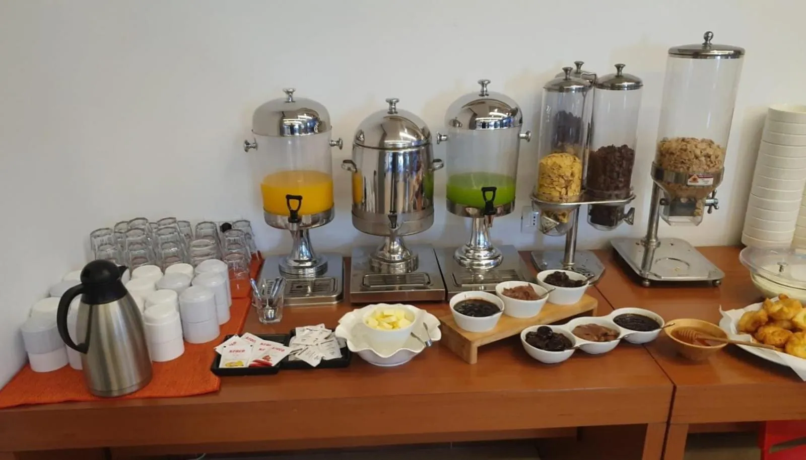 Food in 6 Milje Hotel