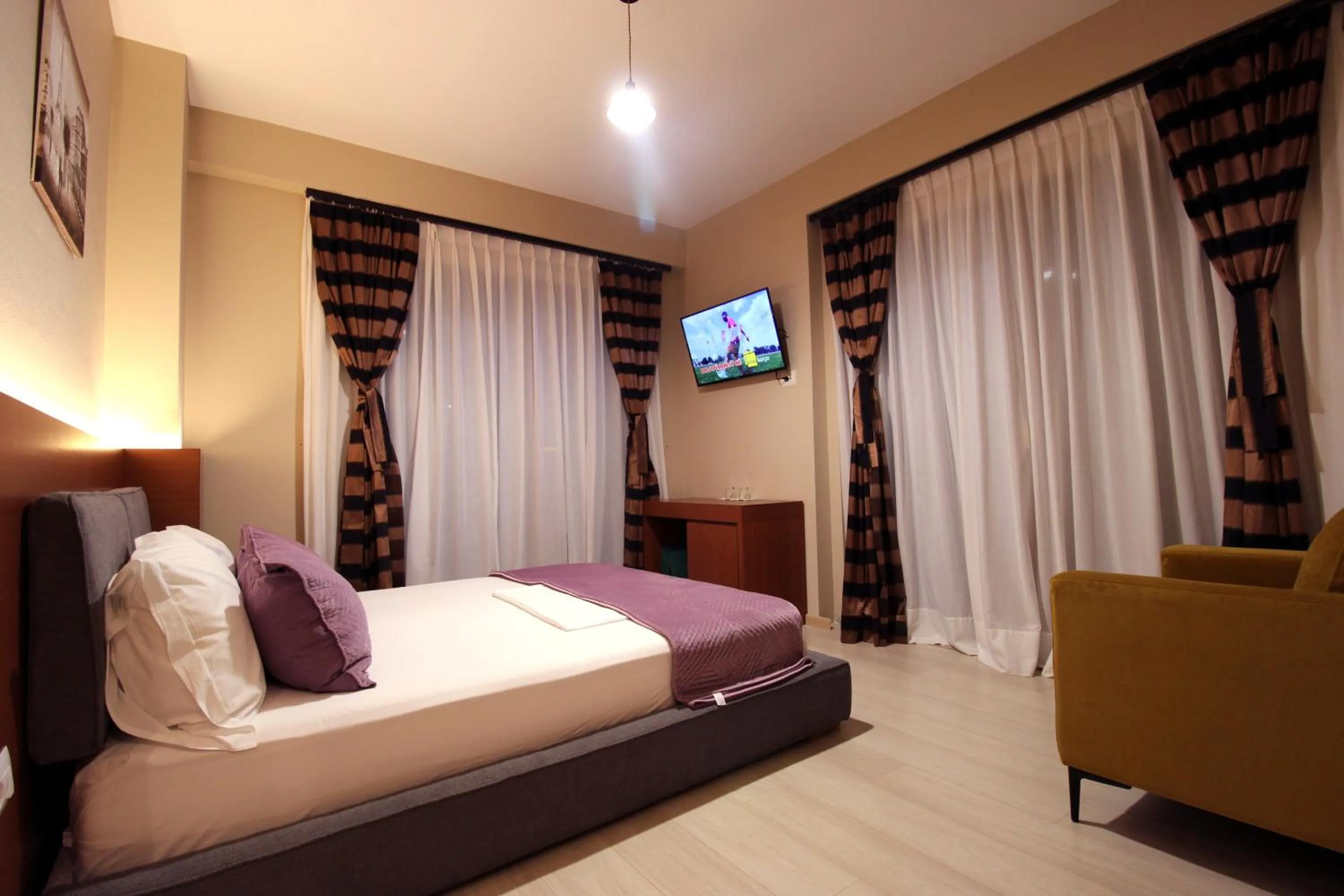 Bed in 6 Milje Hotel