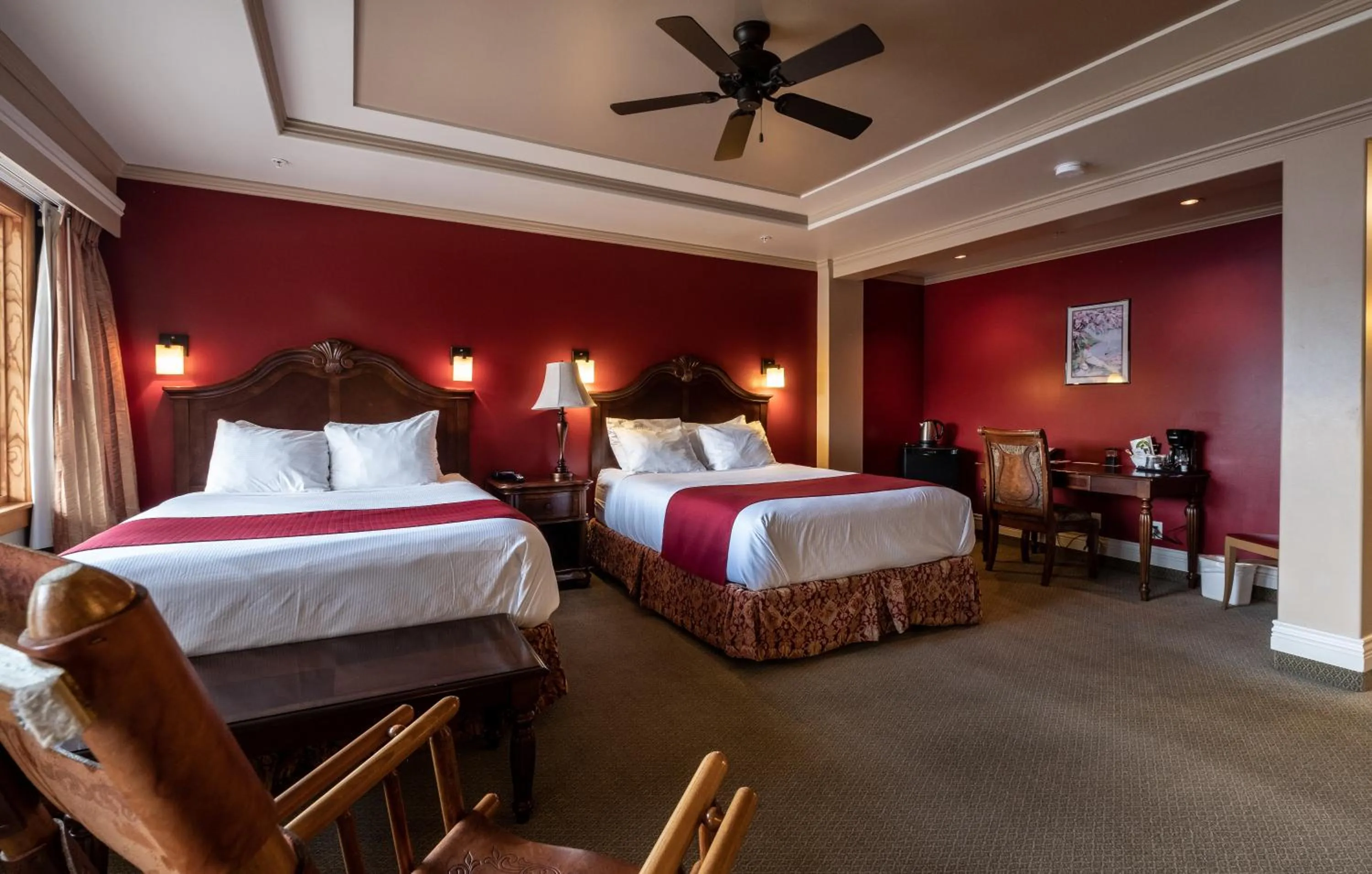 Bedroom, Bed in Kaslo Hotel