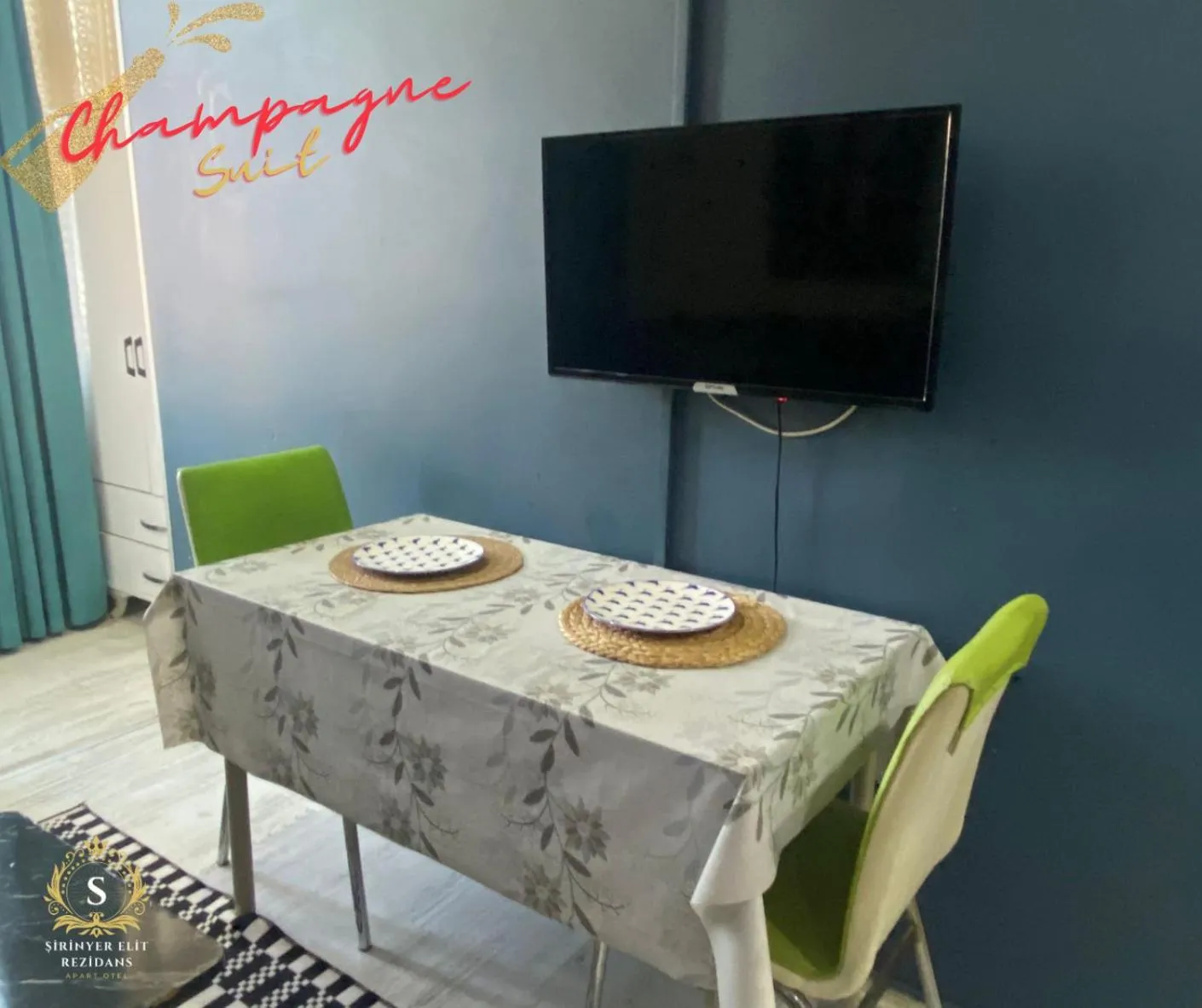 TV and multimedia in Şirinyer Elit Residance Apart Hotel