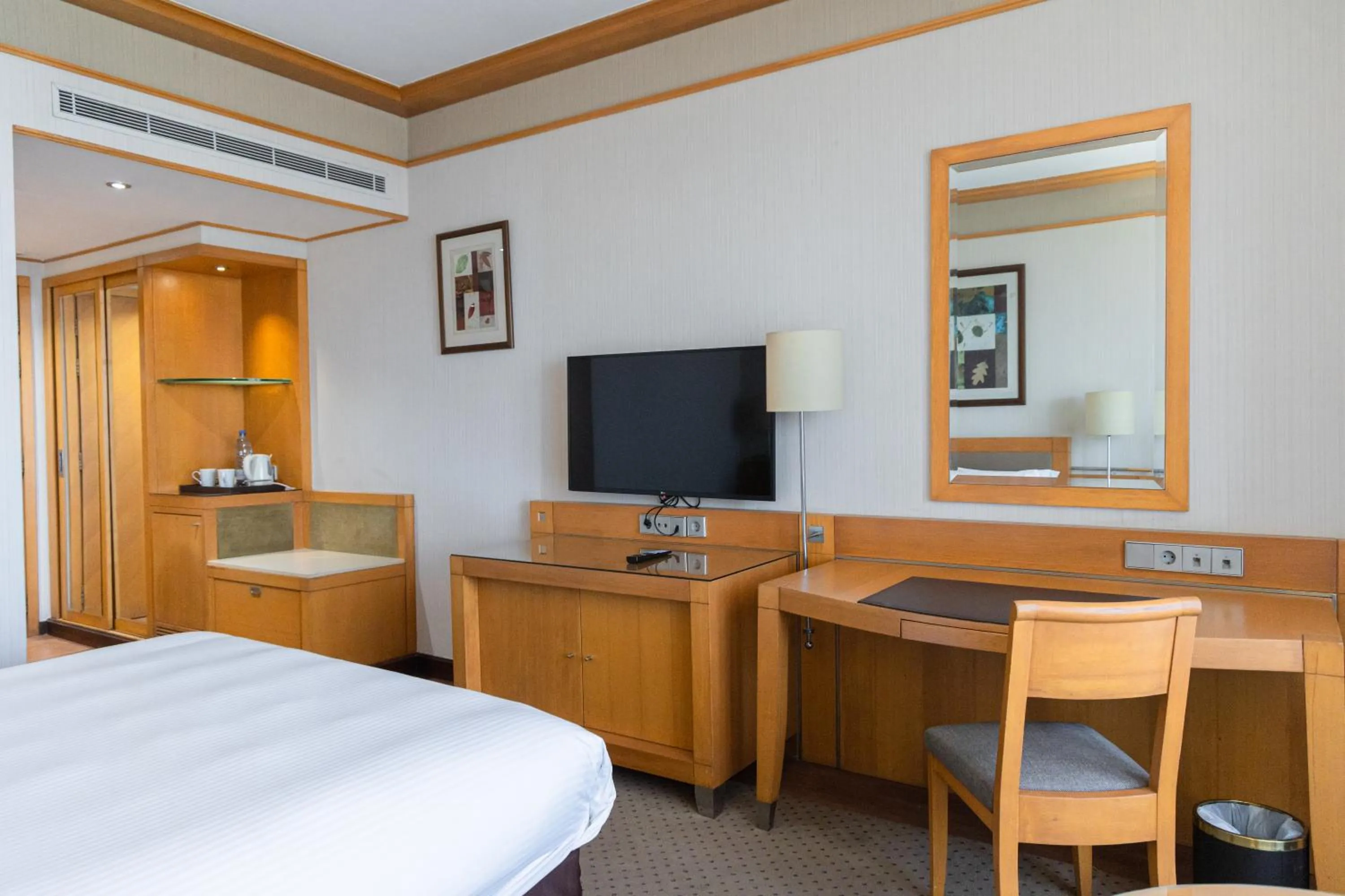 TV and multimedia, Bed in Crowne Plaza Hamra Beirut by IHG