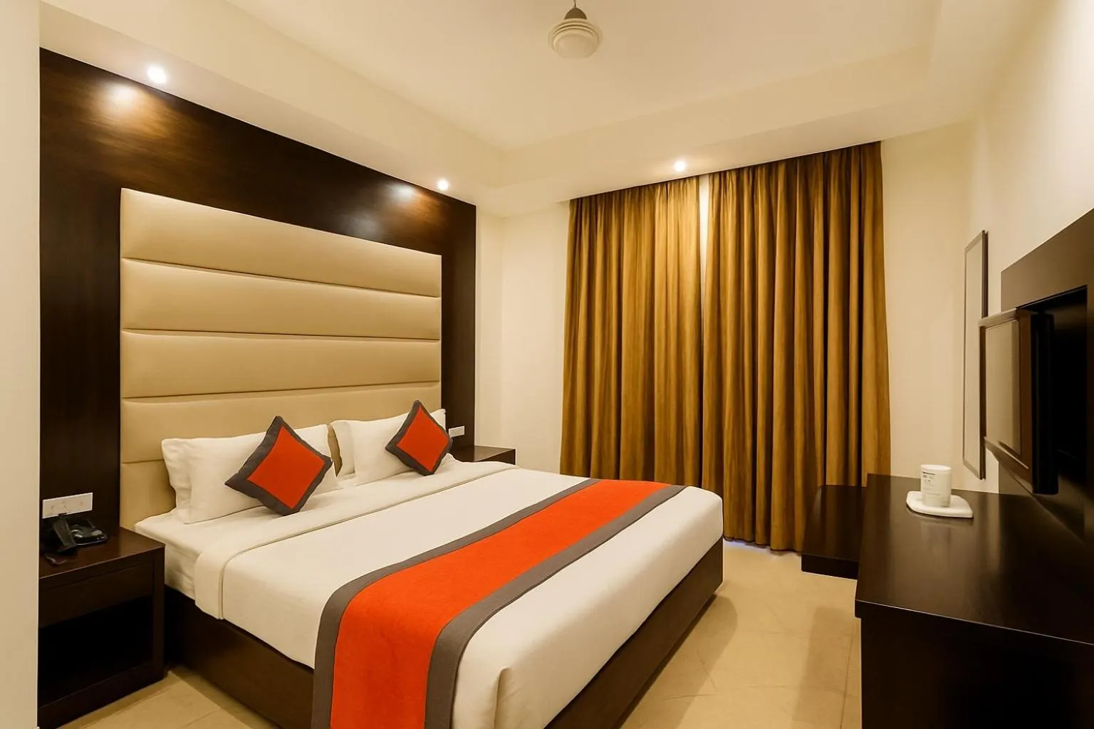 Photo of the whole room, Bed in Hotel Benz International, Karol Bagh