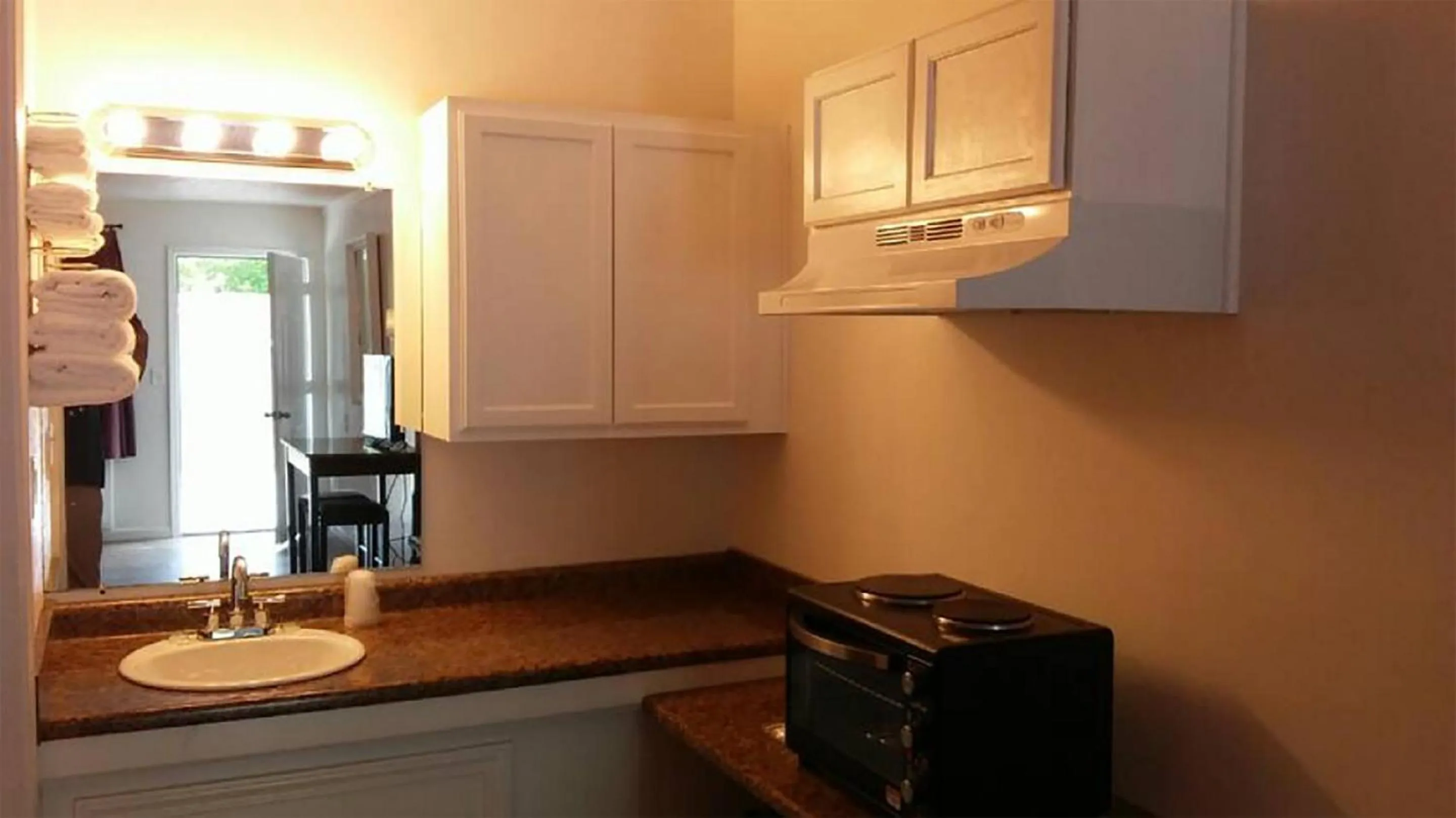Kitchen or kitchenette in Unity Lodge