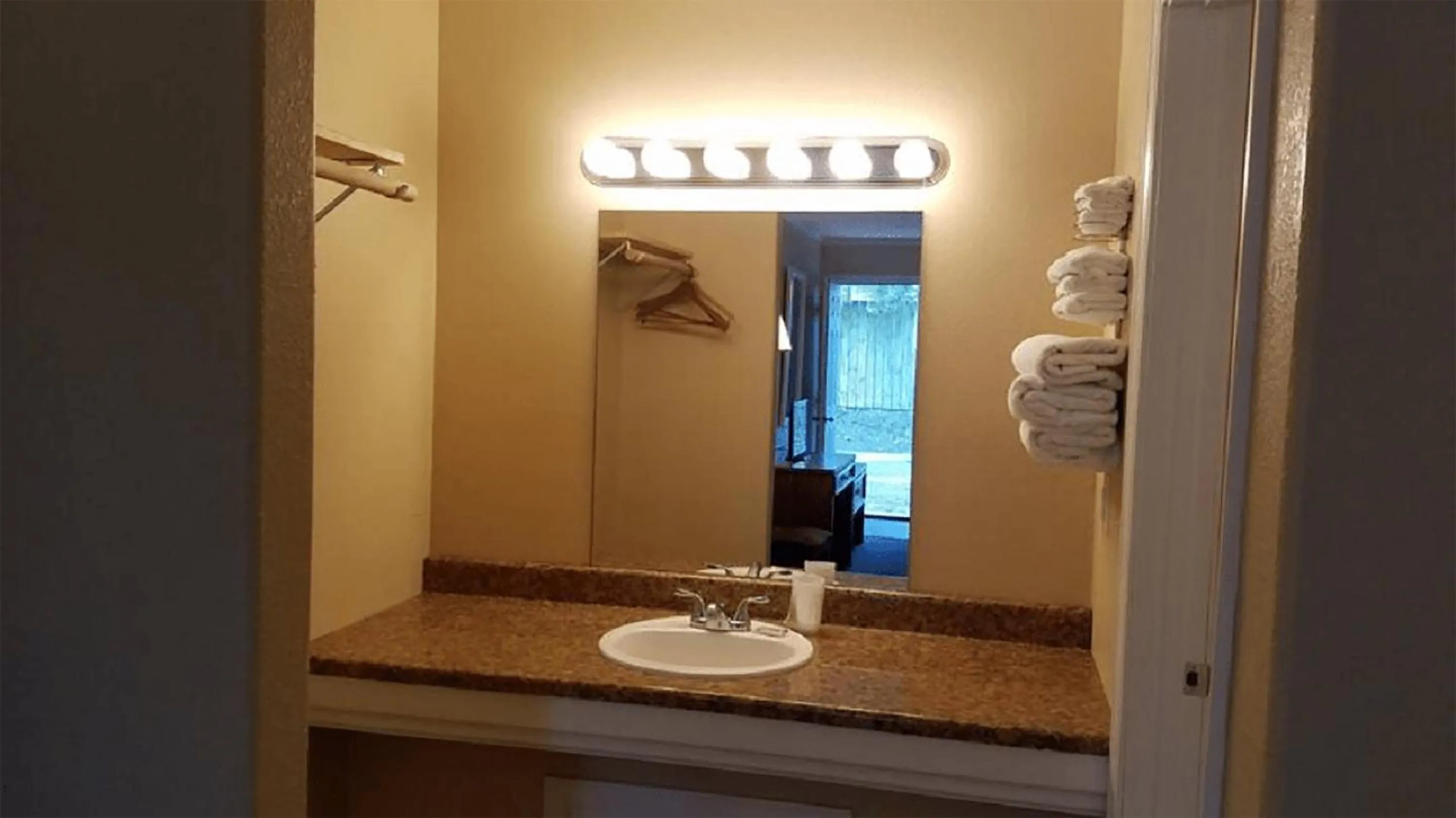 Bathroom in Unity Lodge