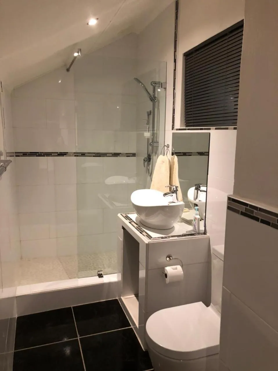 One-Bedroom Apartment in La Chapelle - The Apartment