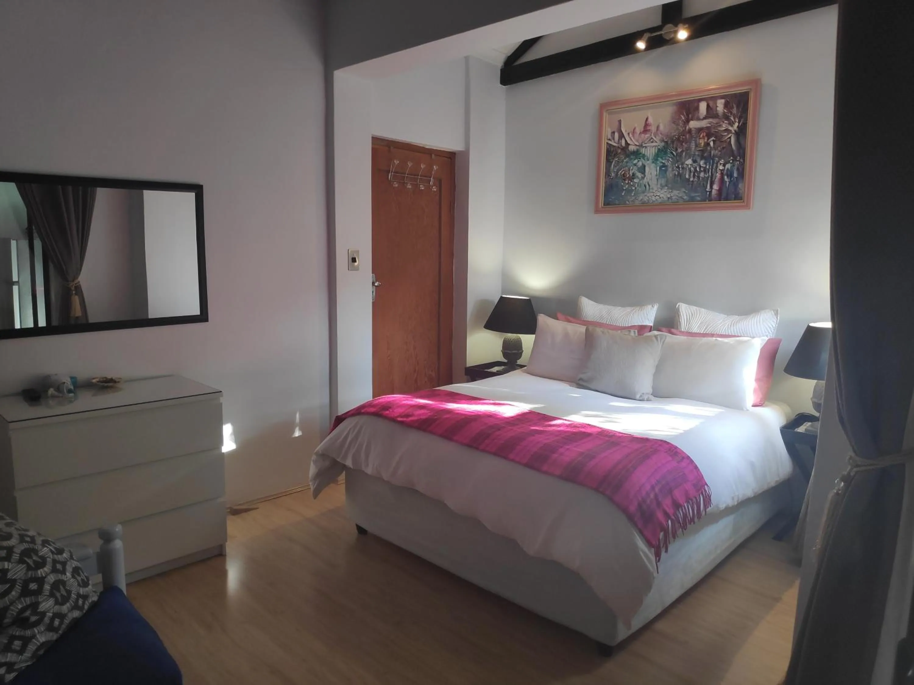 One-Bedroom Apartment in La Chapelle - The Apartment