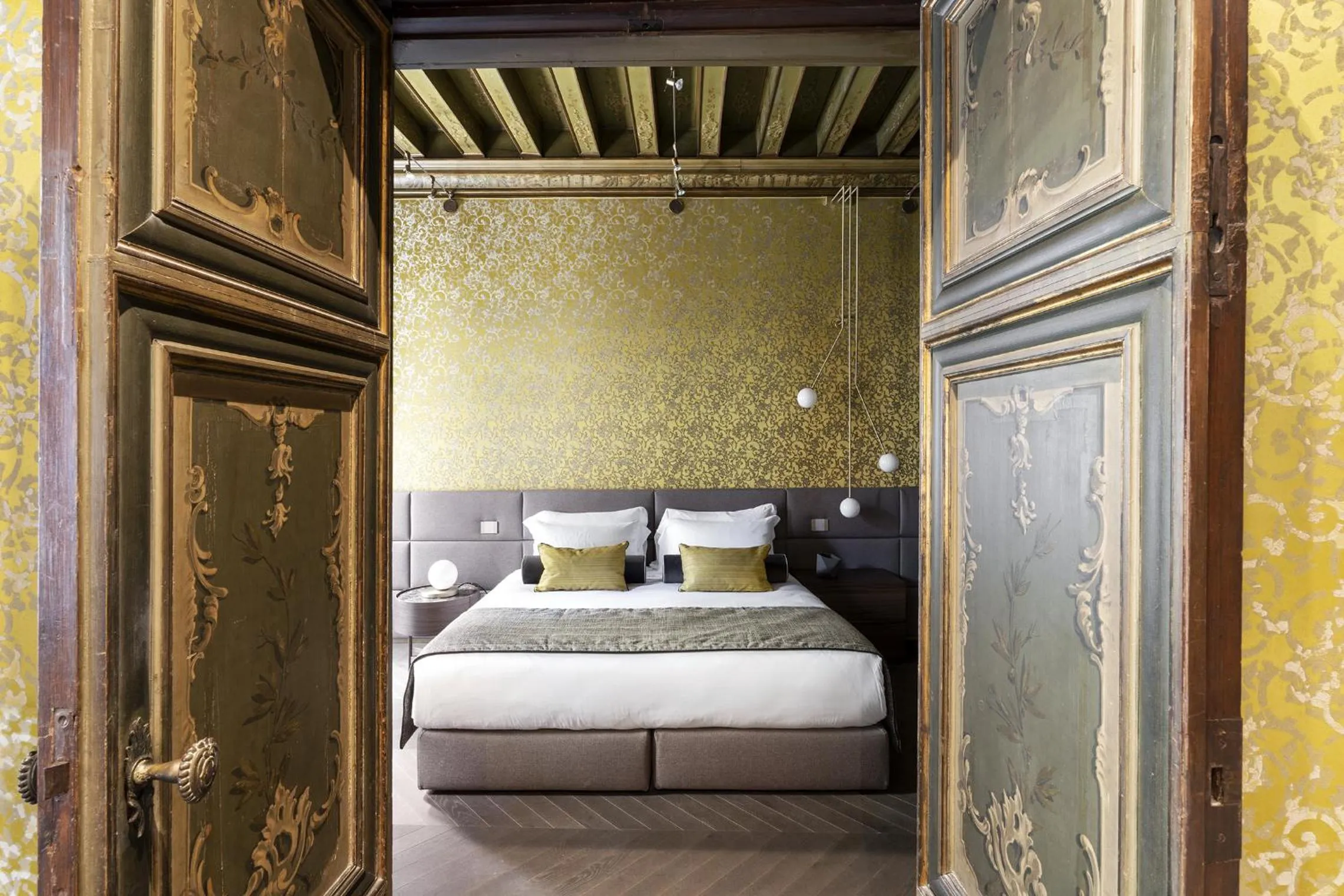 Bed in Palazzo Pianca