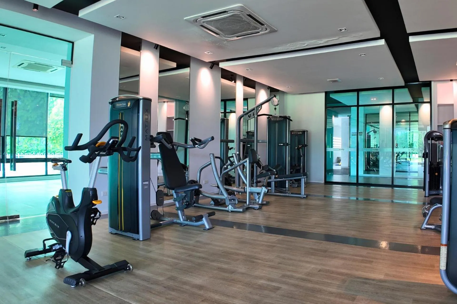 Seastar Hotel and Service Apartment