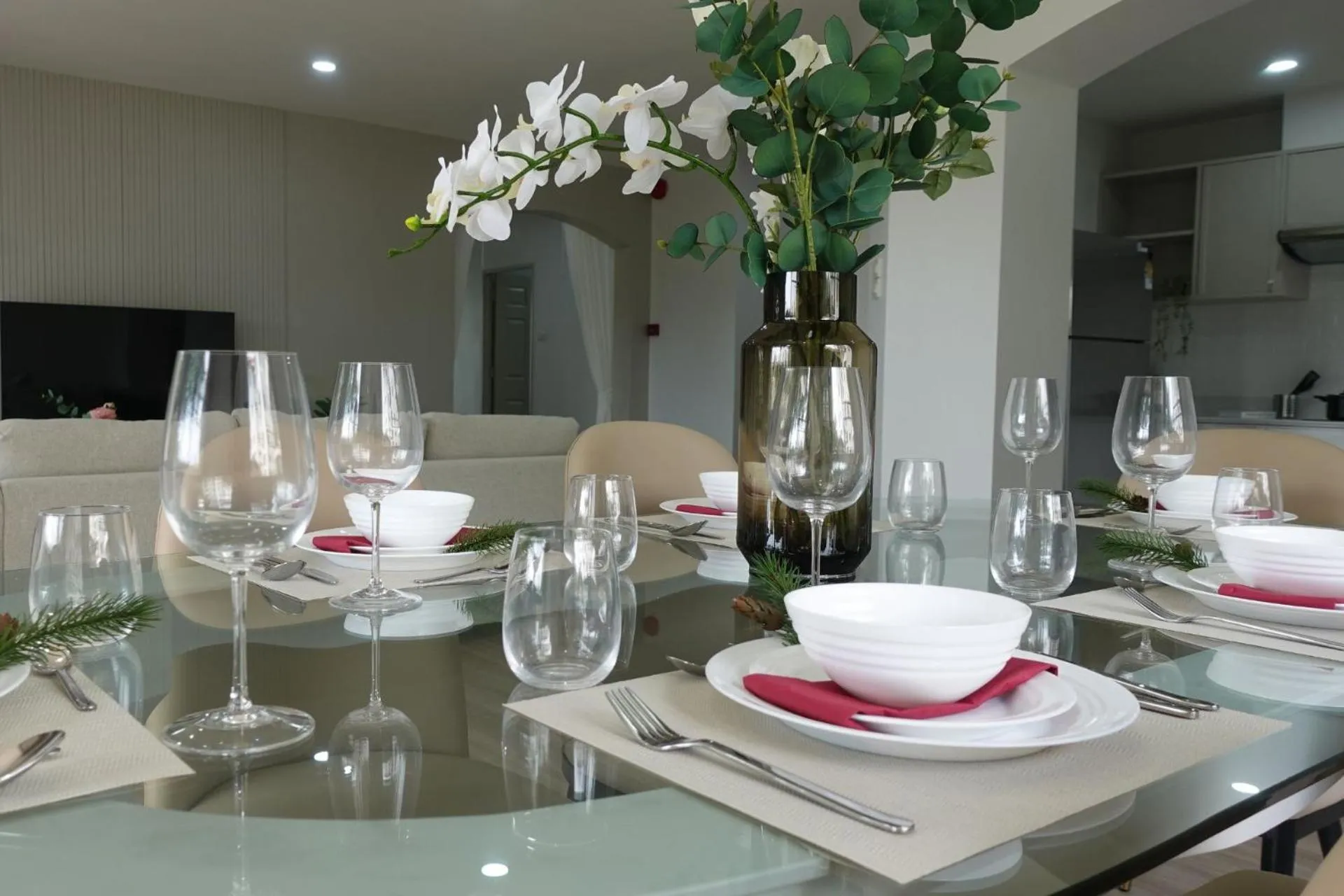 Seastar Hotel and Service Apartment