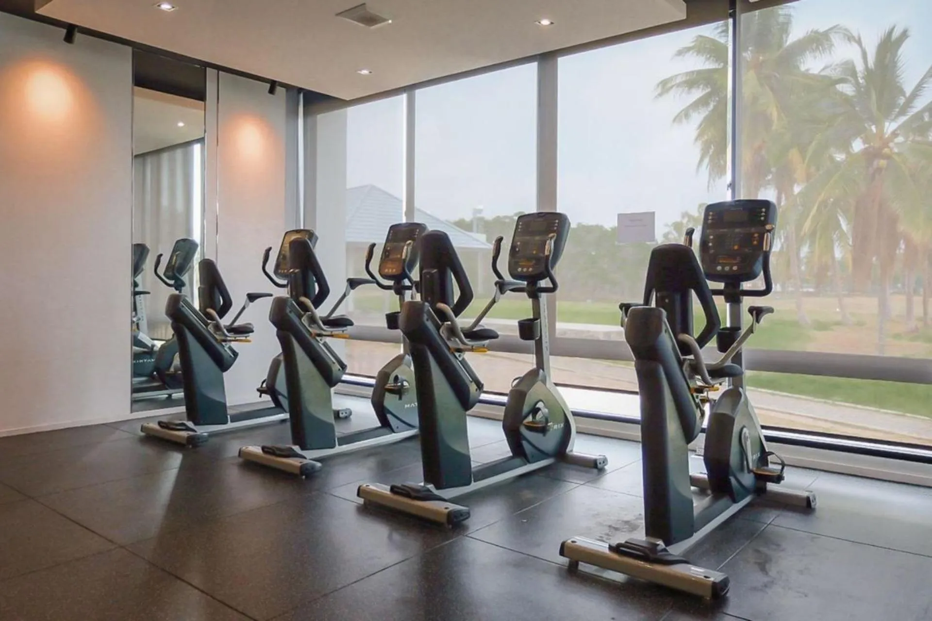 Seastar Hotel and Service Apartment