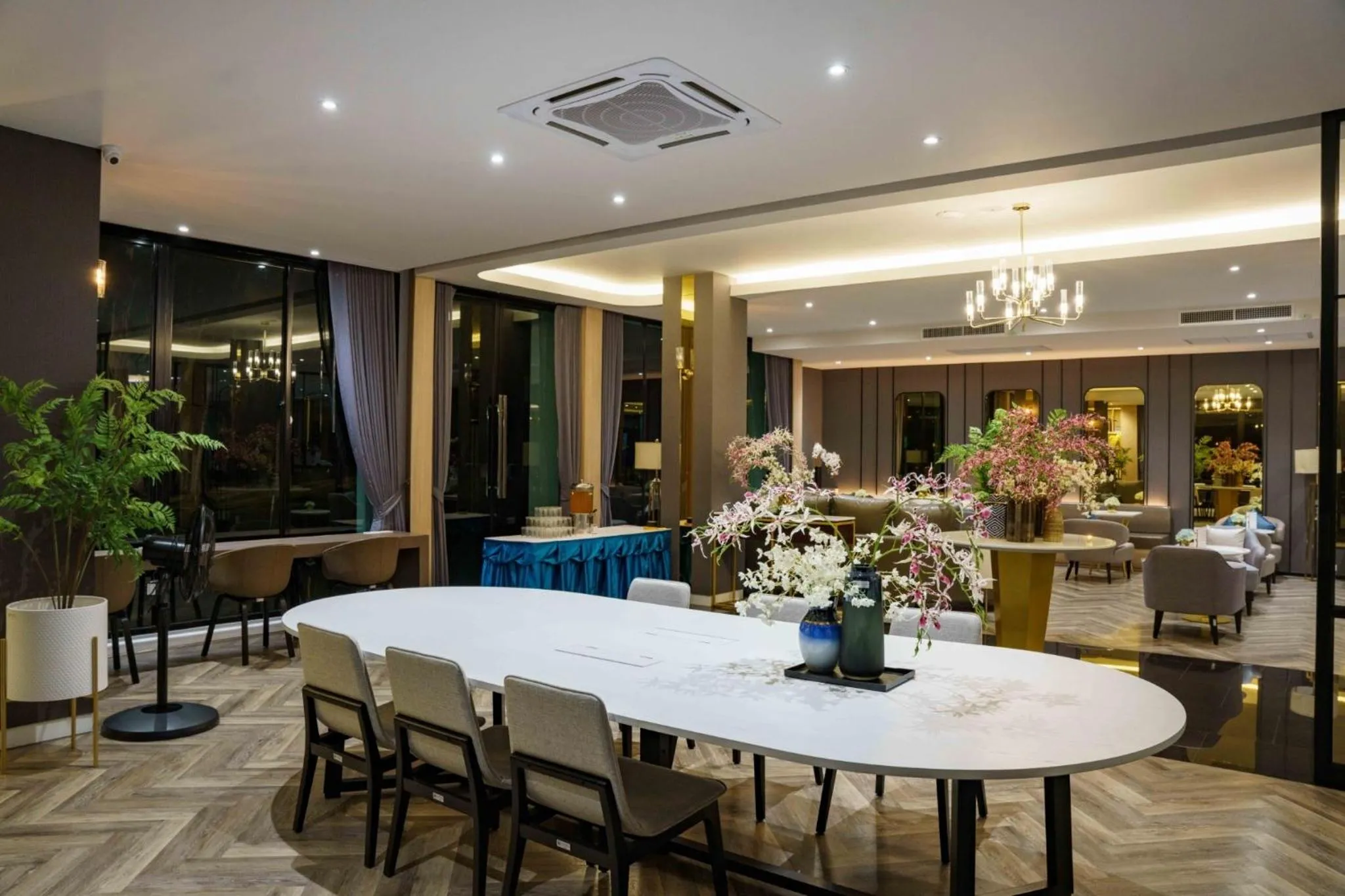 Meeting/conference room in Seastar Hotel and Service Apartment