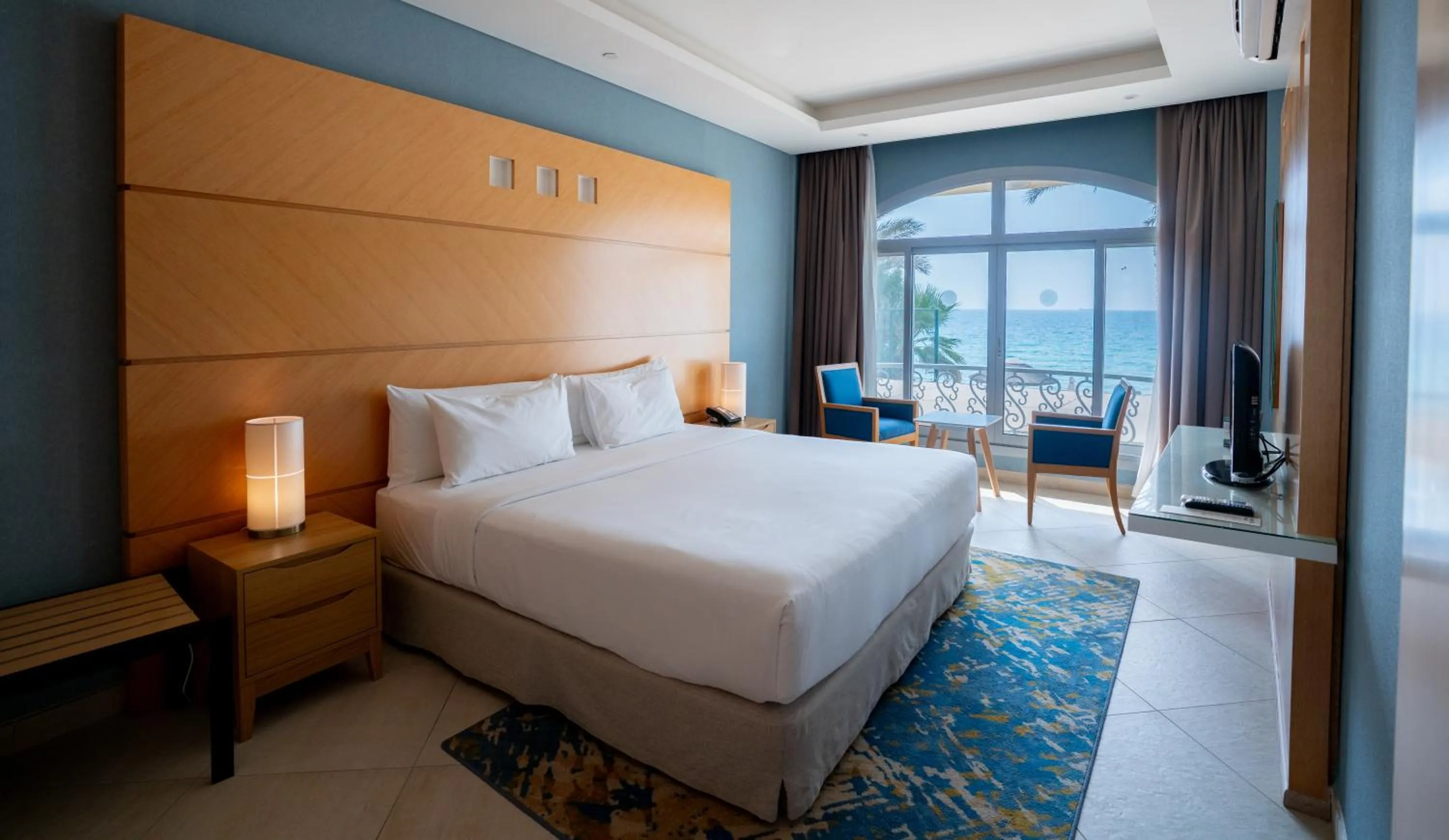 Bedroom, Bed in Occidental Sharjah Grand