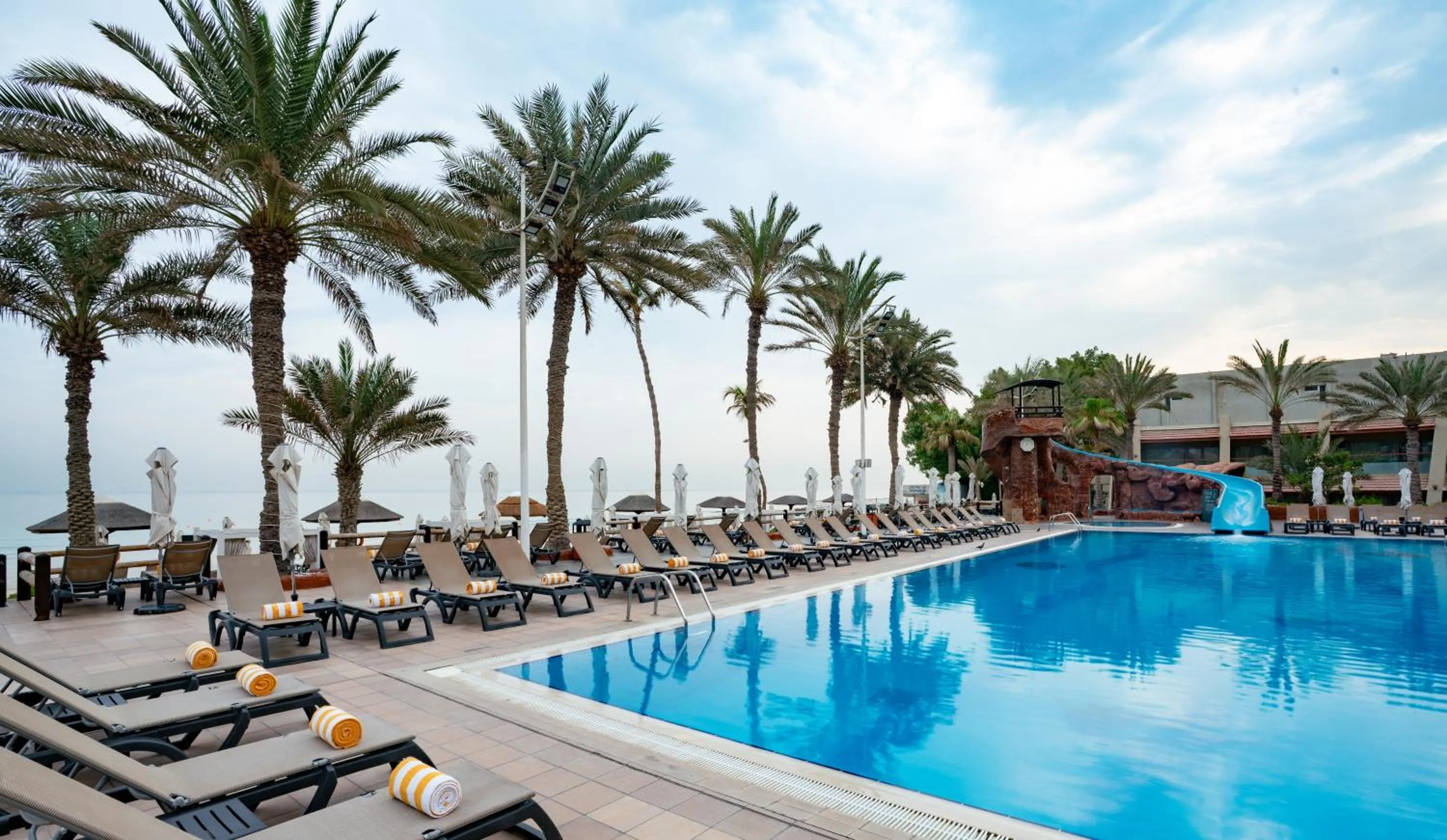 Swimming pool in Occidental Sharjah Grand