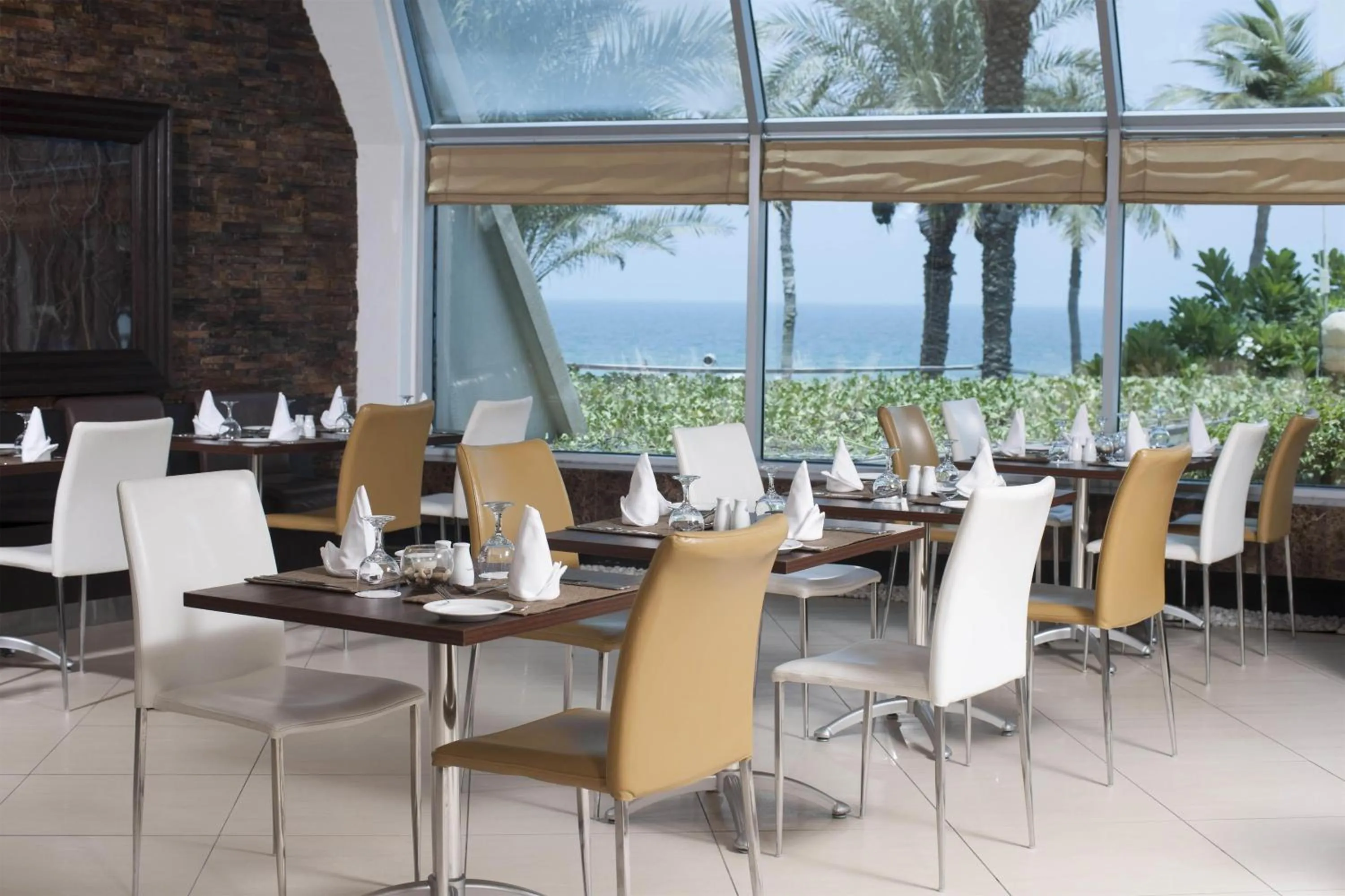 Restaurant/places to eat in Occidental Sharjah Grand