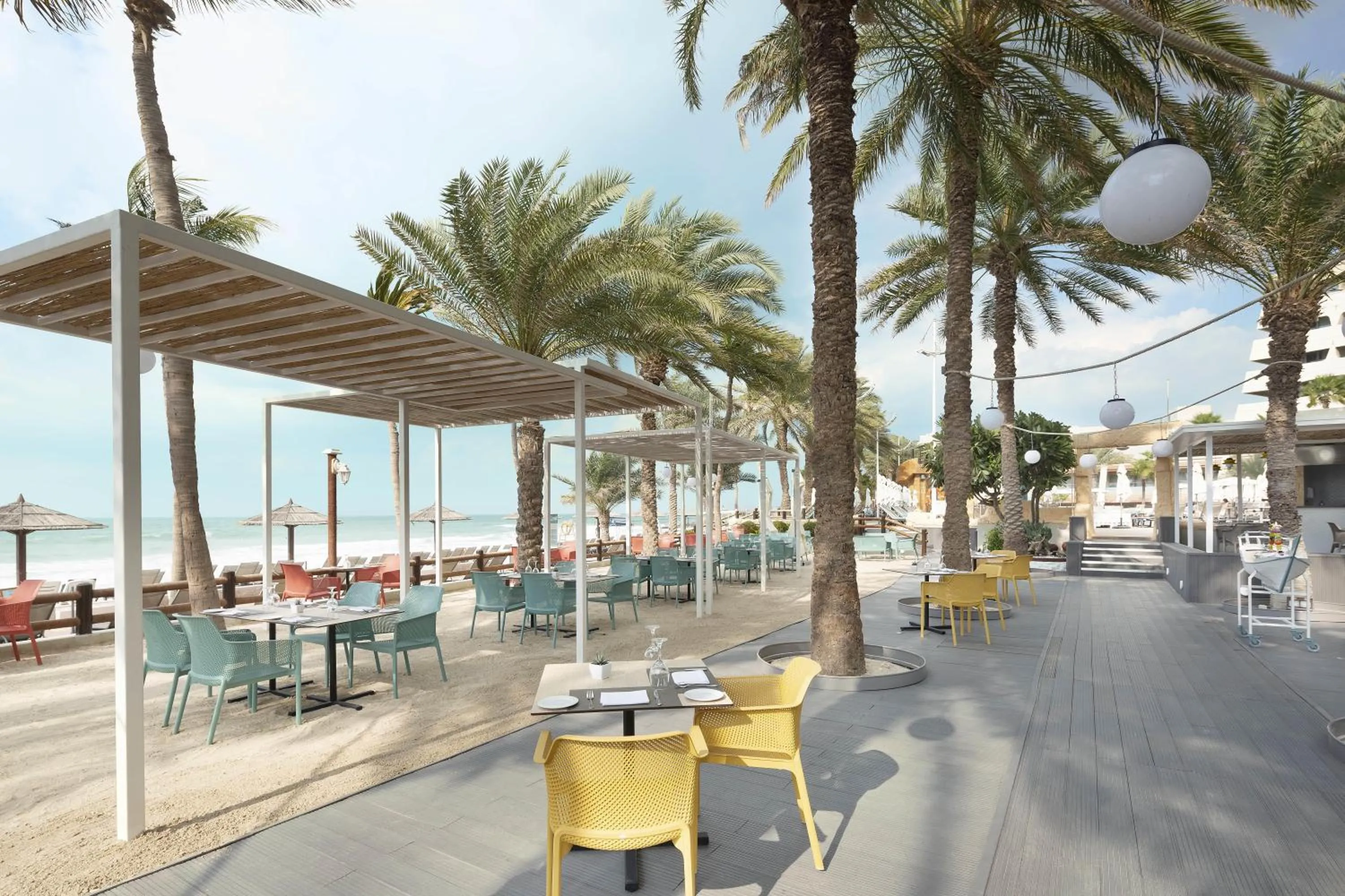 Lounge or bar in Occidental Sharjah Grand