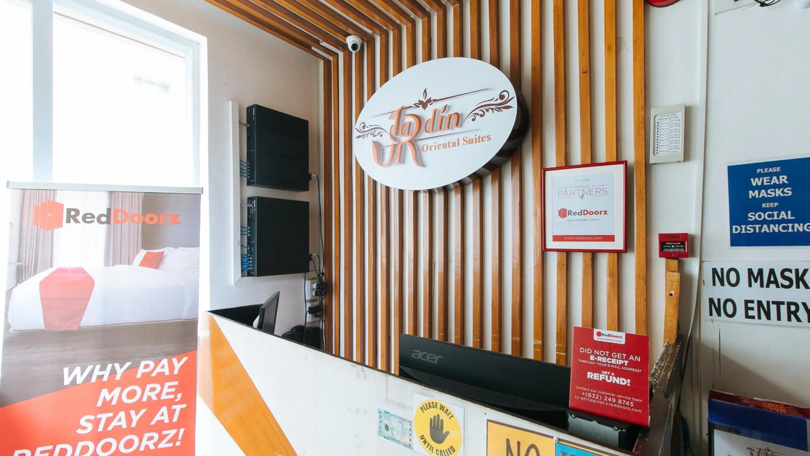 Lobby or reception in RedDoorz @ Jardin LRT Tayuman Manila