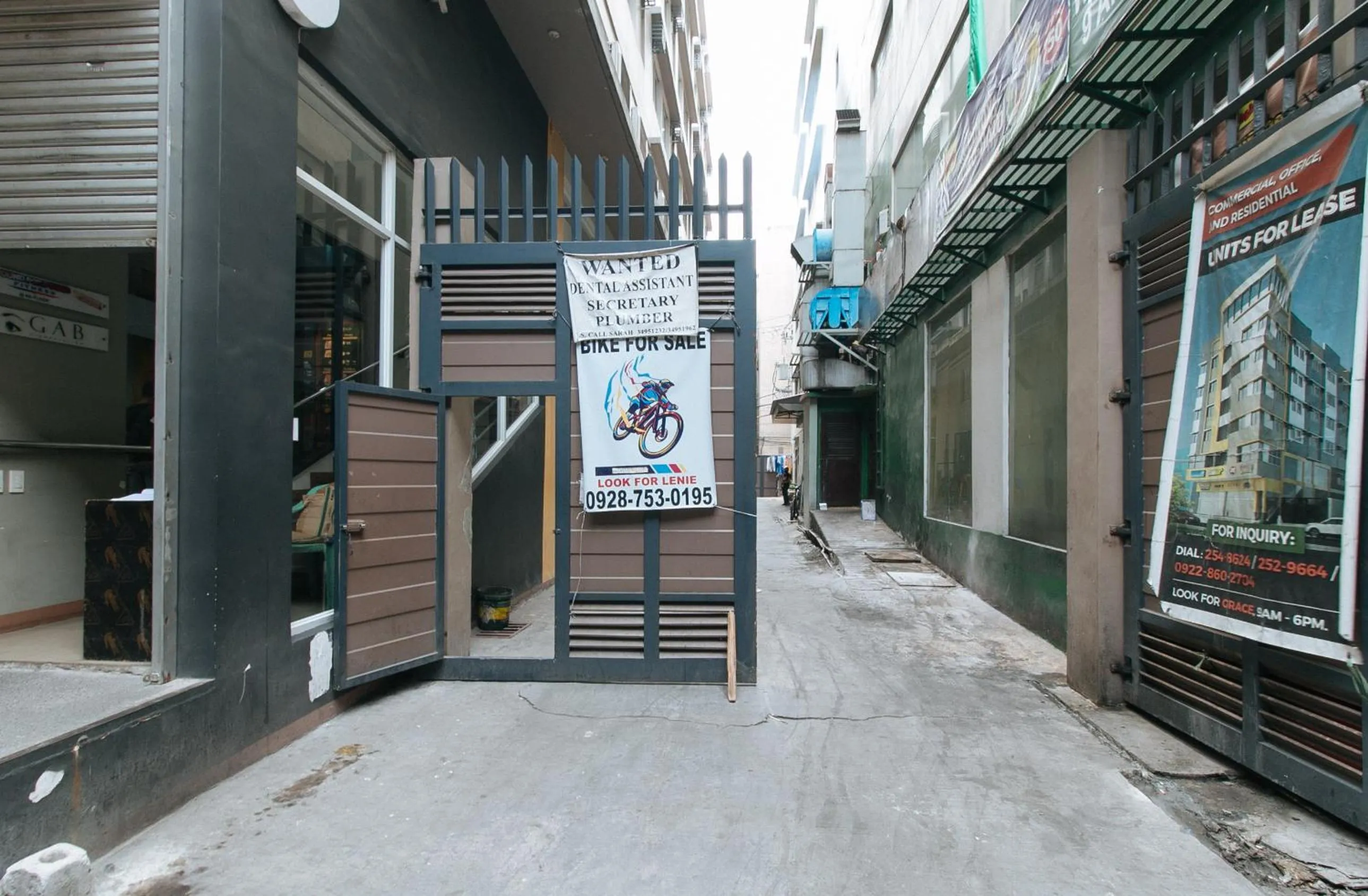 Property building in RedDoorz @ Jardin LRT Tayuman Manila