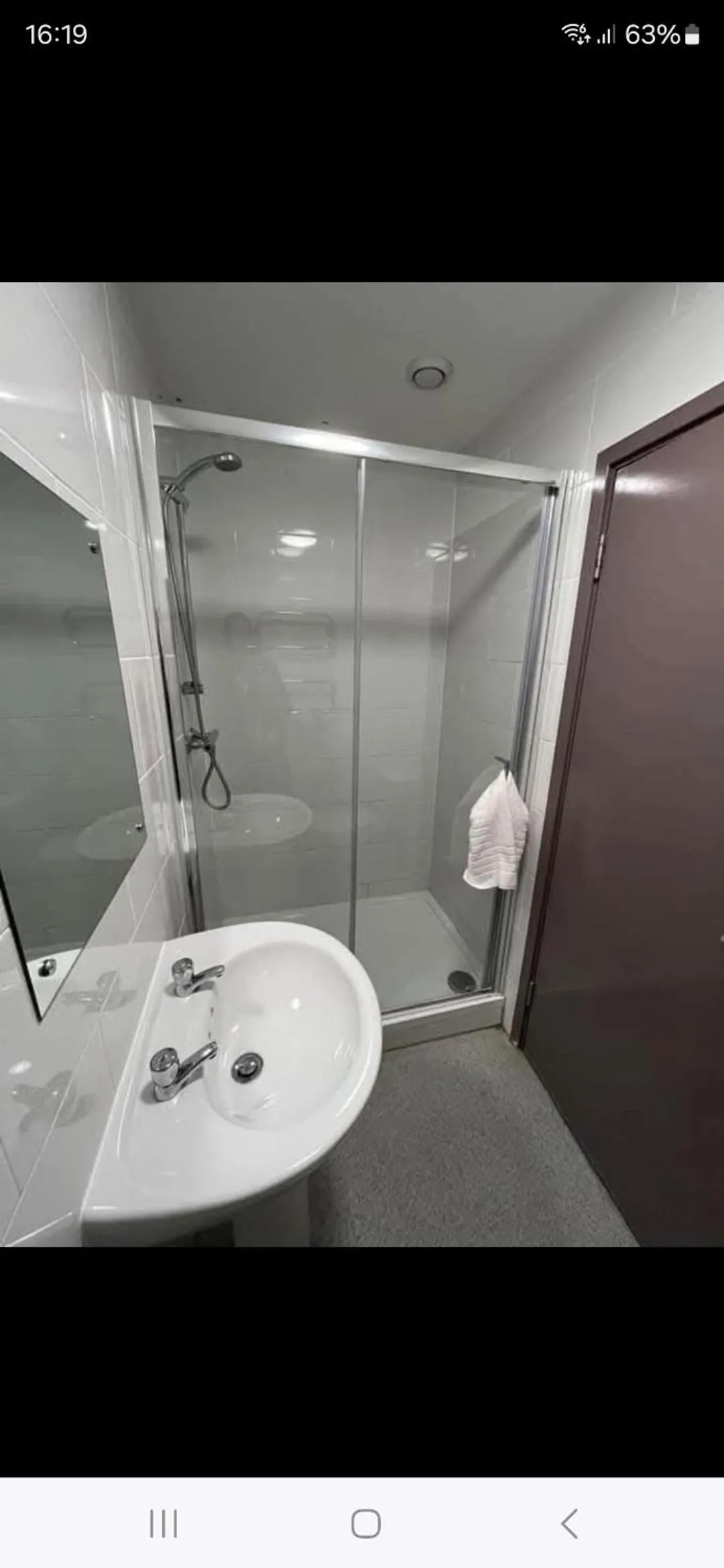 Shower in The Station Inn