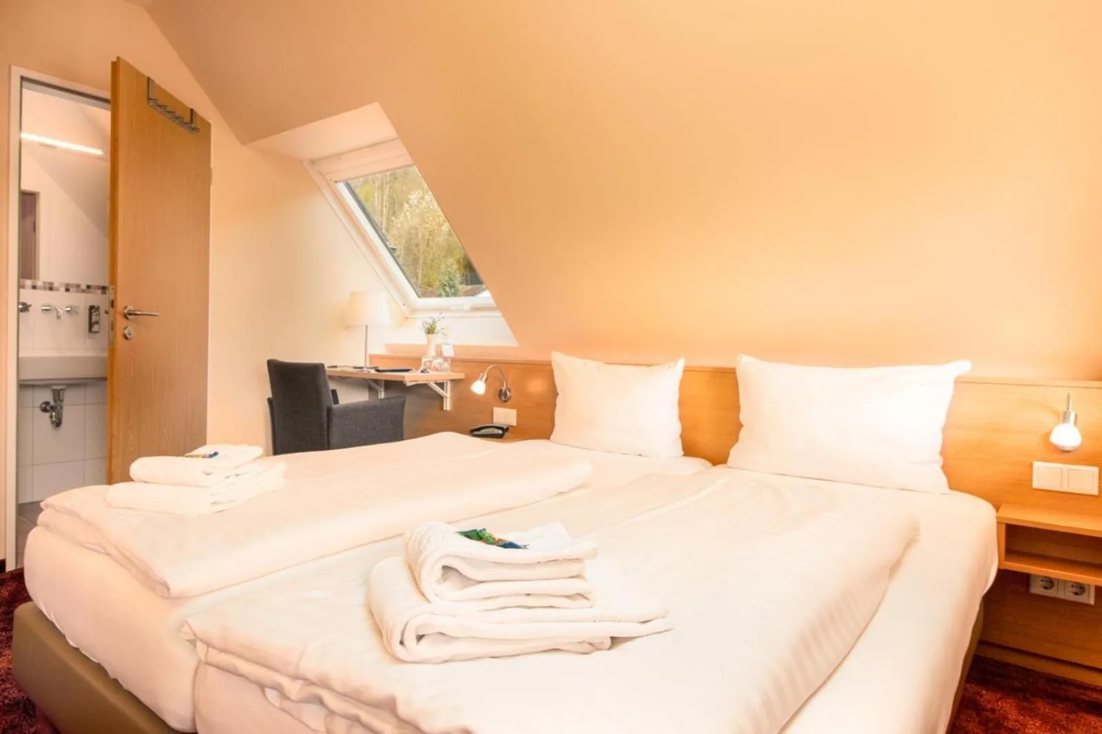 Bed in Waldhotel Schinkenwirt