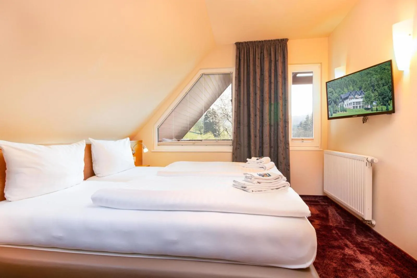 Bed in Waldhotel Schinkenwirt