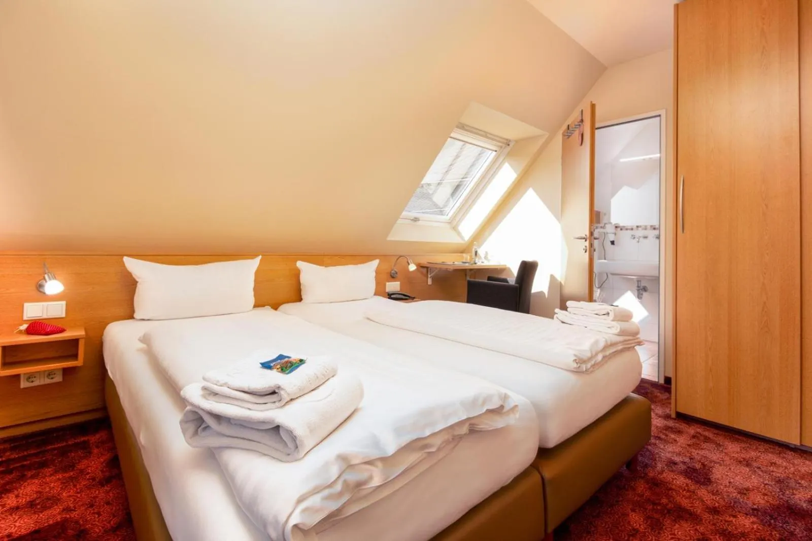 Bed in Waldhotel Schinkenwirt