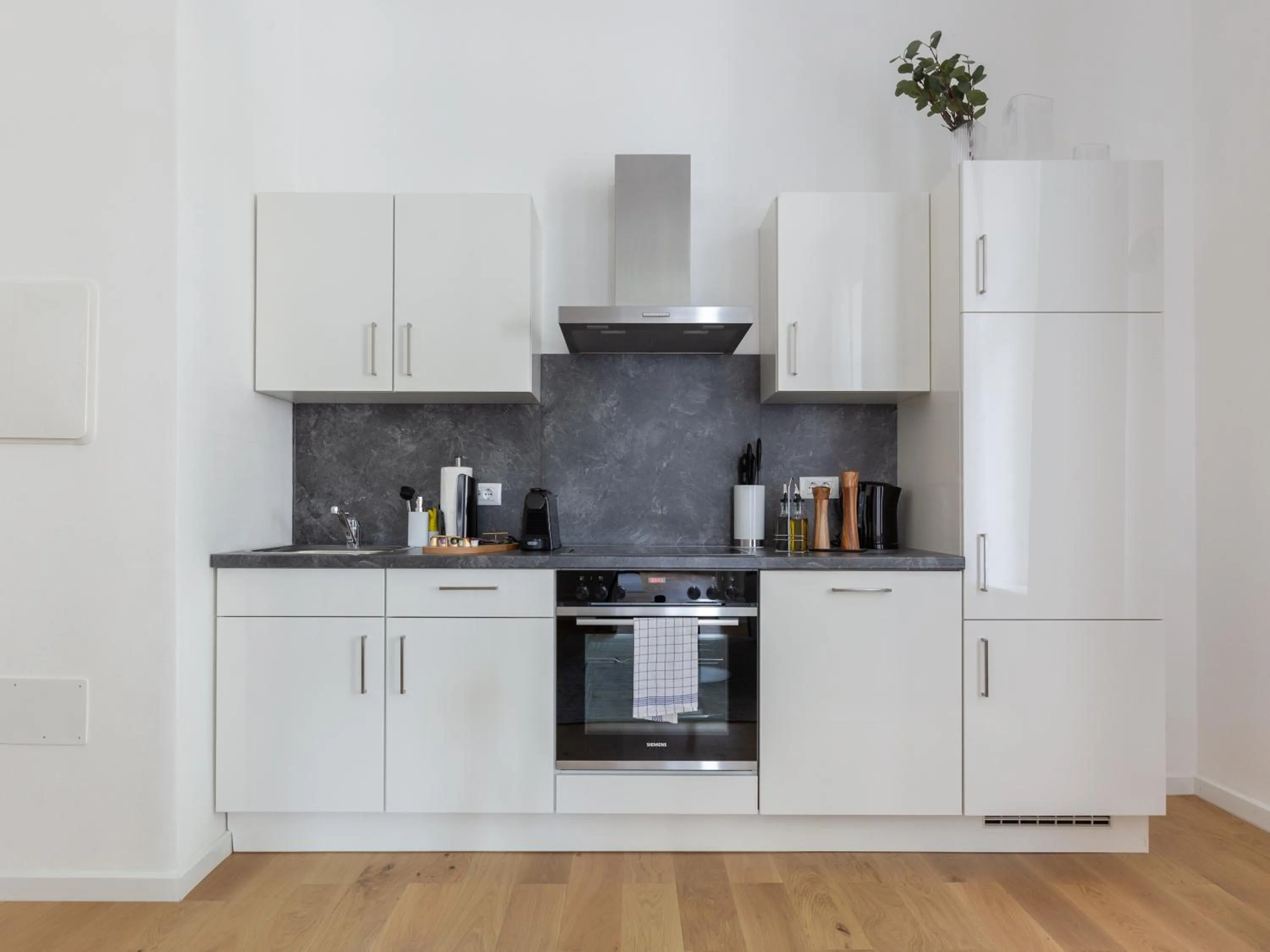 Kitchen or kitchenette in Limehome Baden-Baden Bäderstraße