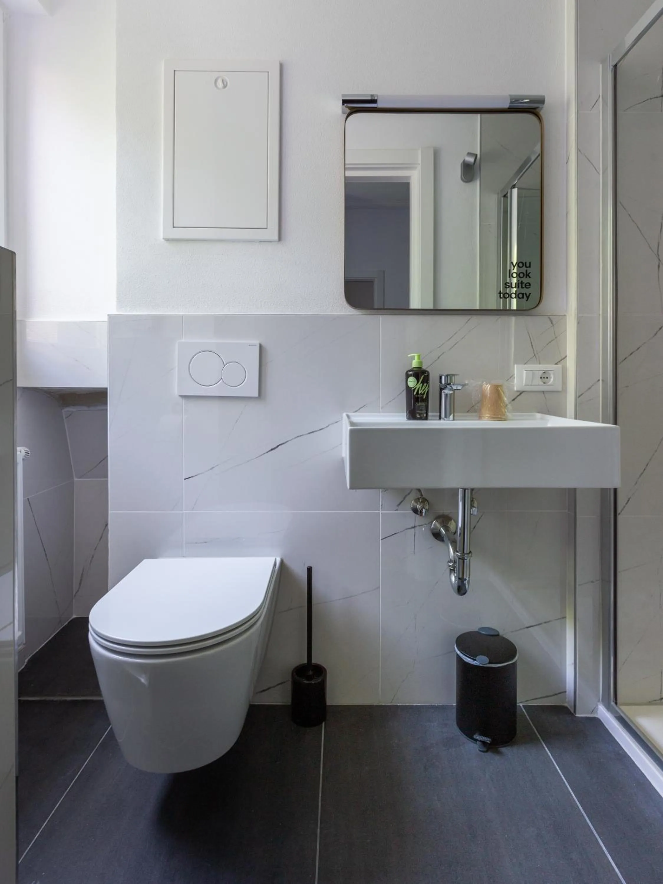 Shower in Limehome Baden-Baden Bäderstraße