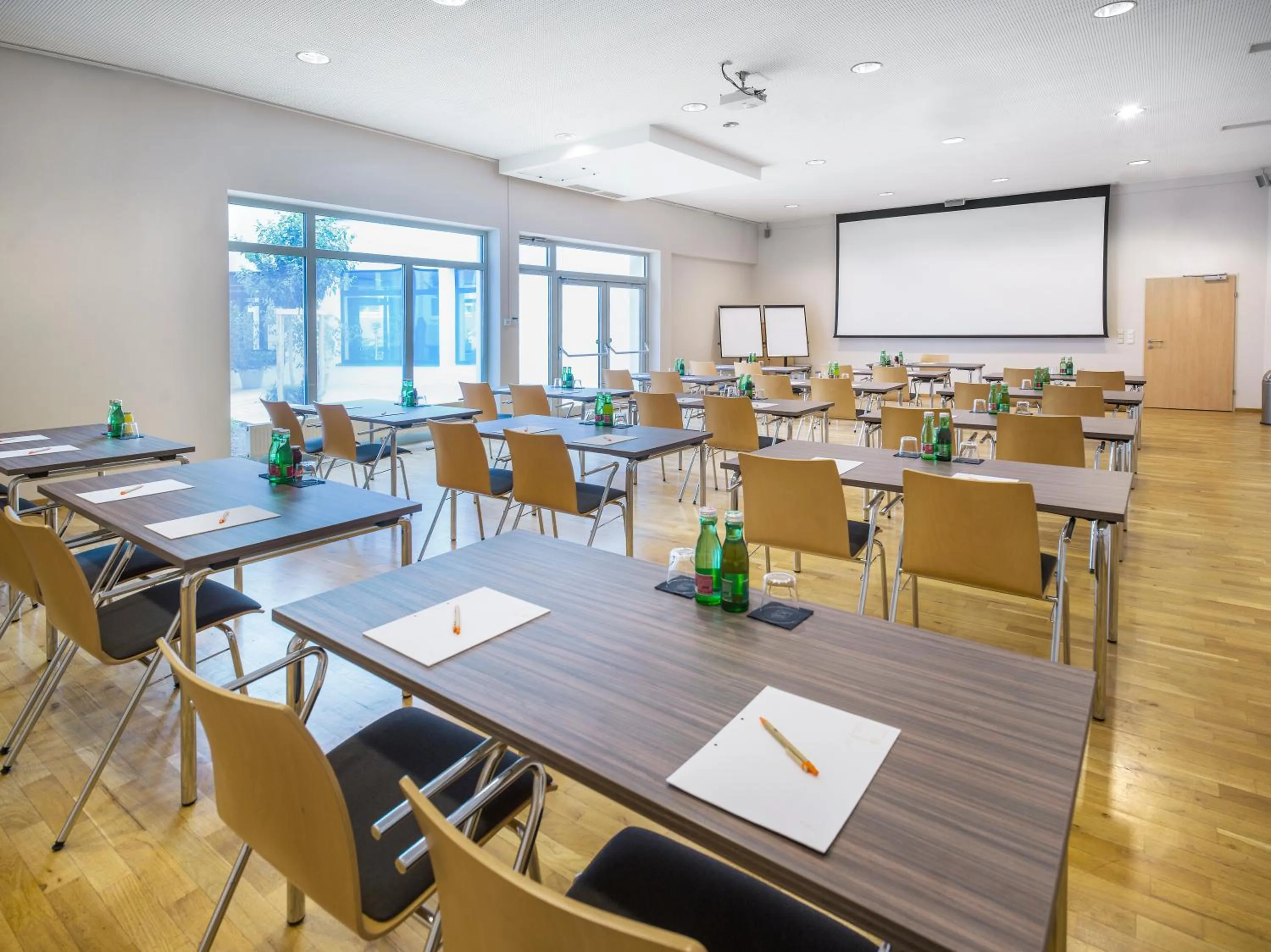 Business facilities in JUFA Hotel Salzburg