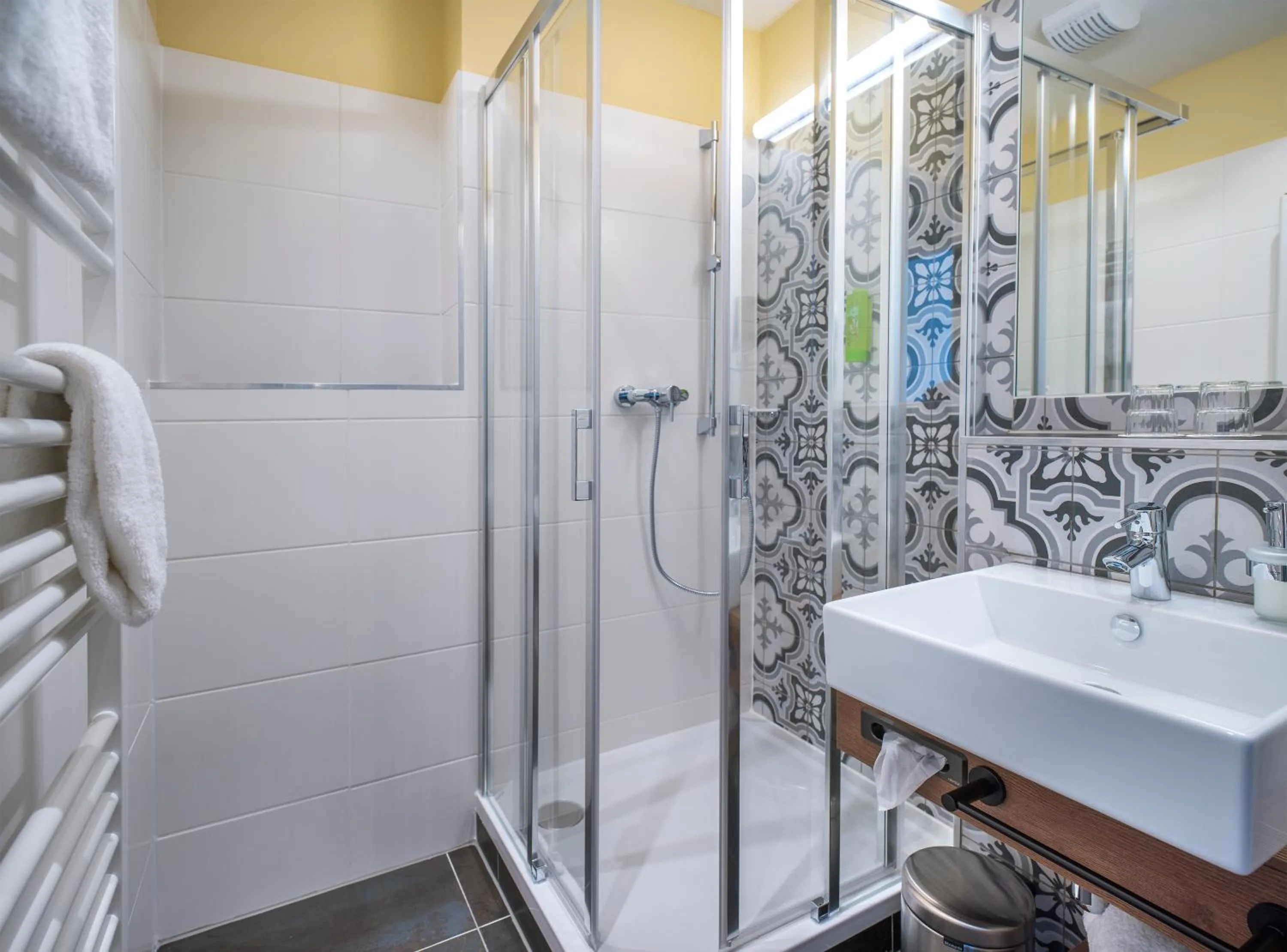 Bathroom in JUFA Hotel Salzburg