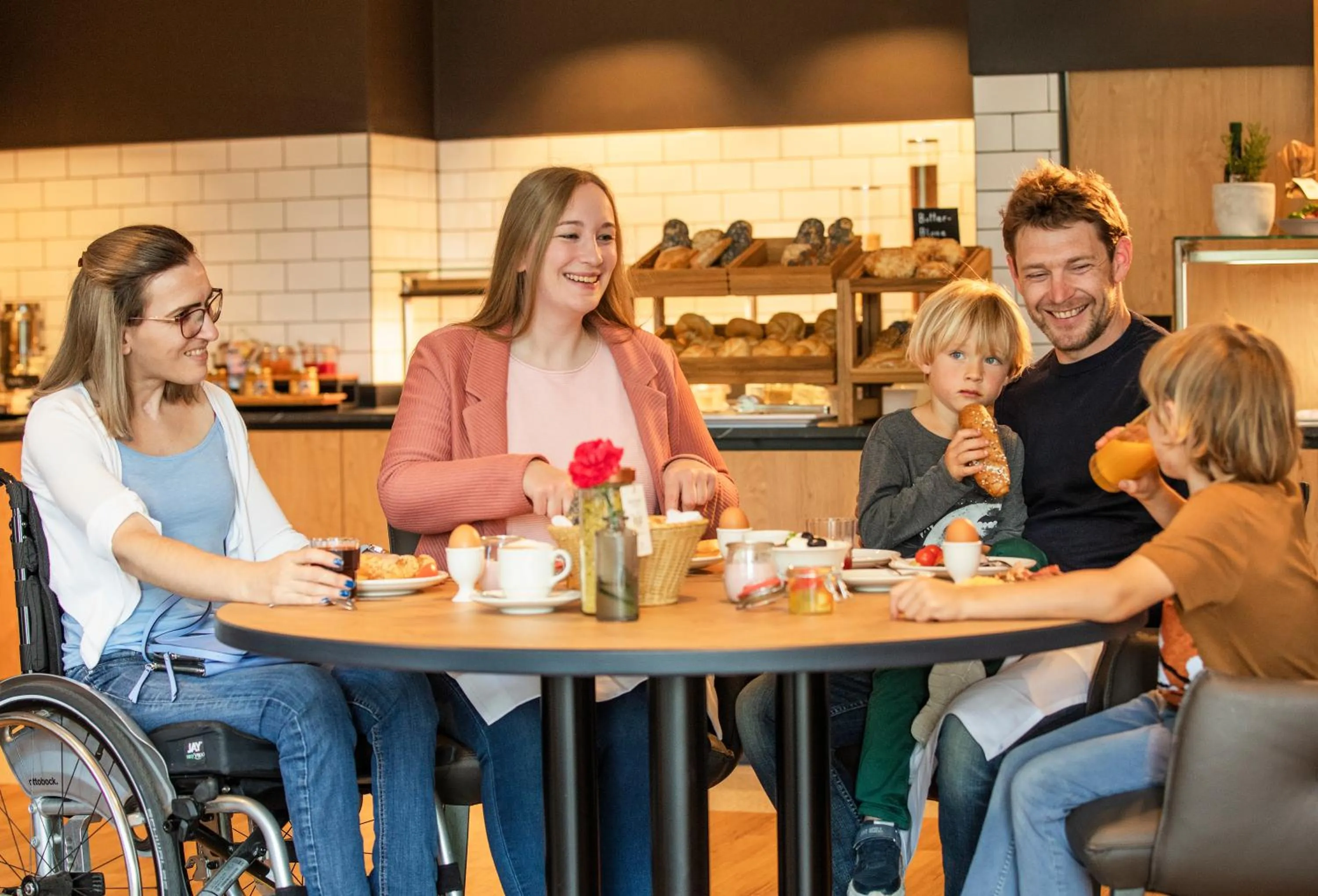 Seating area in JUFA Hotel Salzburg
